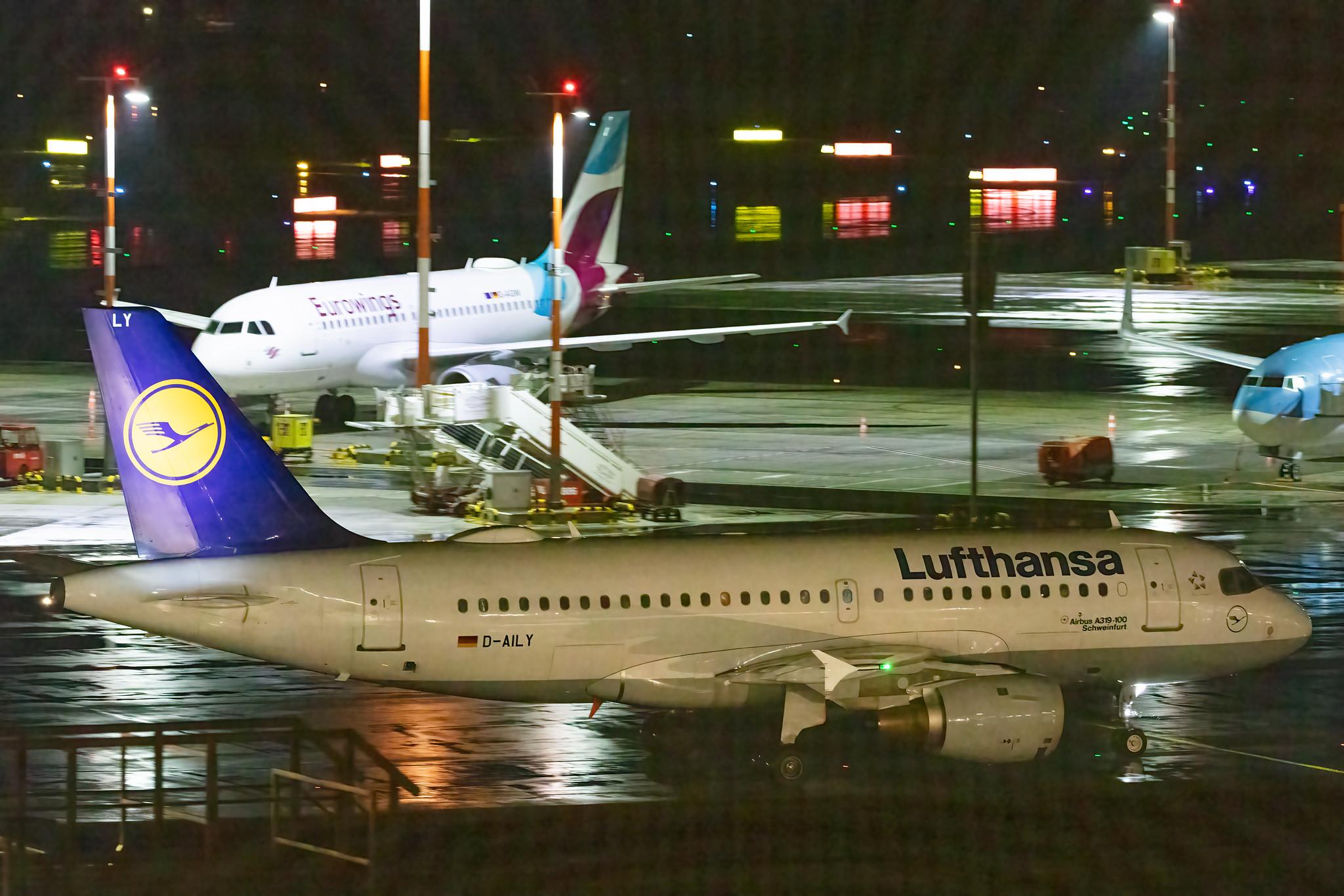 Hamburg Airport: Lufthansa (LH / DLH) |  Airbus A319-114 A319 | D-AILY | MSN 0875