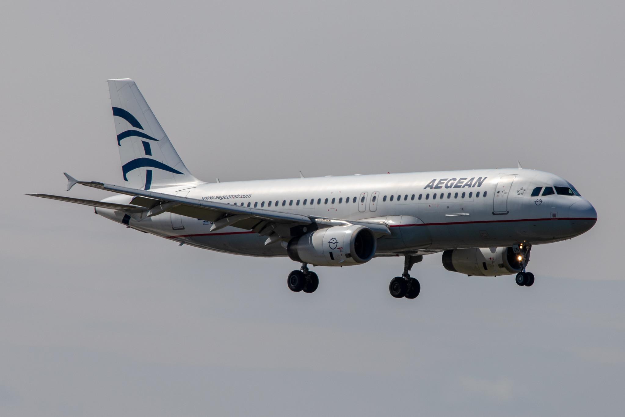 Hamburg Airport: Aegean Airlines (A3 / AEE) |  Airbus A320-232 A320 | SX-DGN | MSN 2828