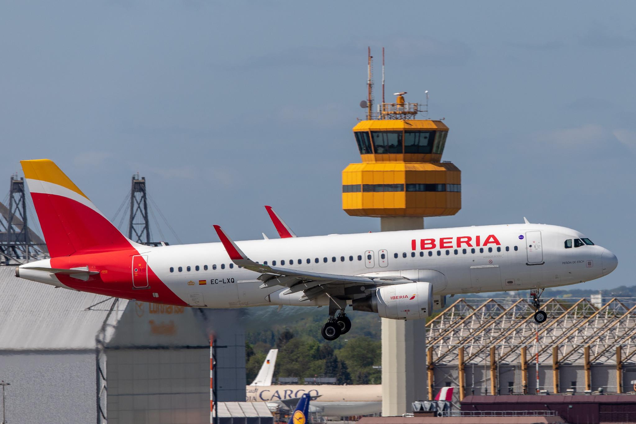 Hamburg Airport: Iberia (IB / IBE) |  Airbus A320-216 A320 | EC-LXQ | MSN 5692