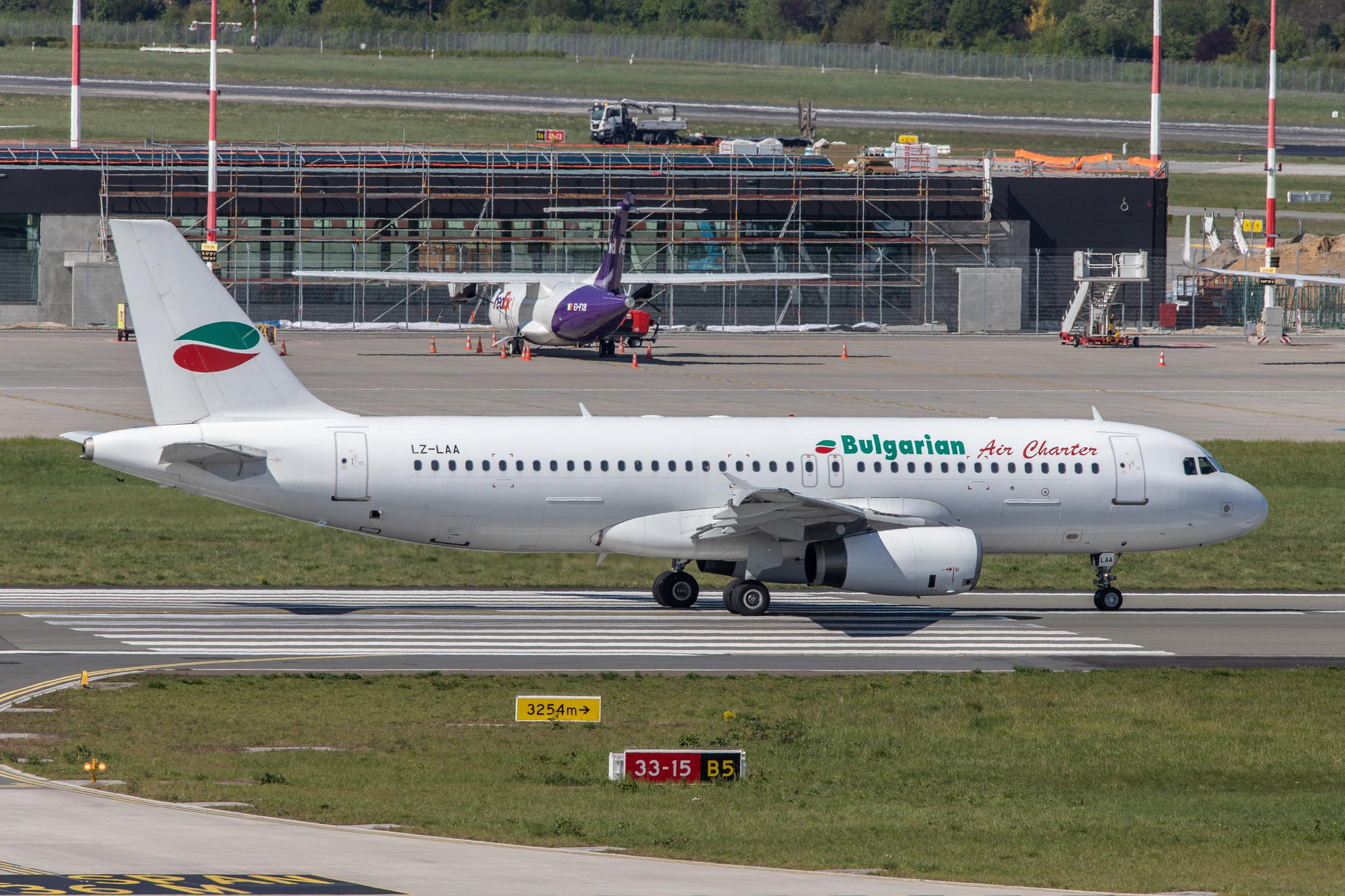 Hamburg Airport: Bulgarian Air Charter (1T / BUC) |  Airbus A320-231 A320 | LZ-LAA | MSN 0256