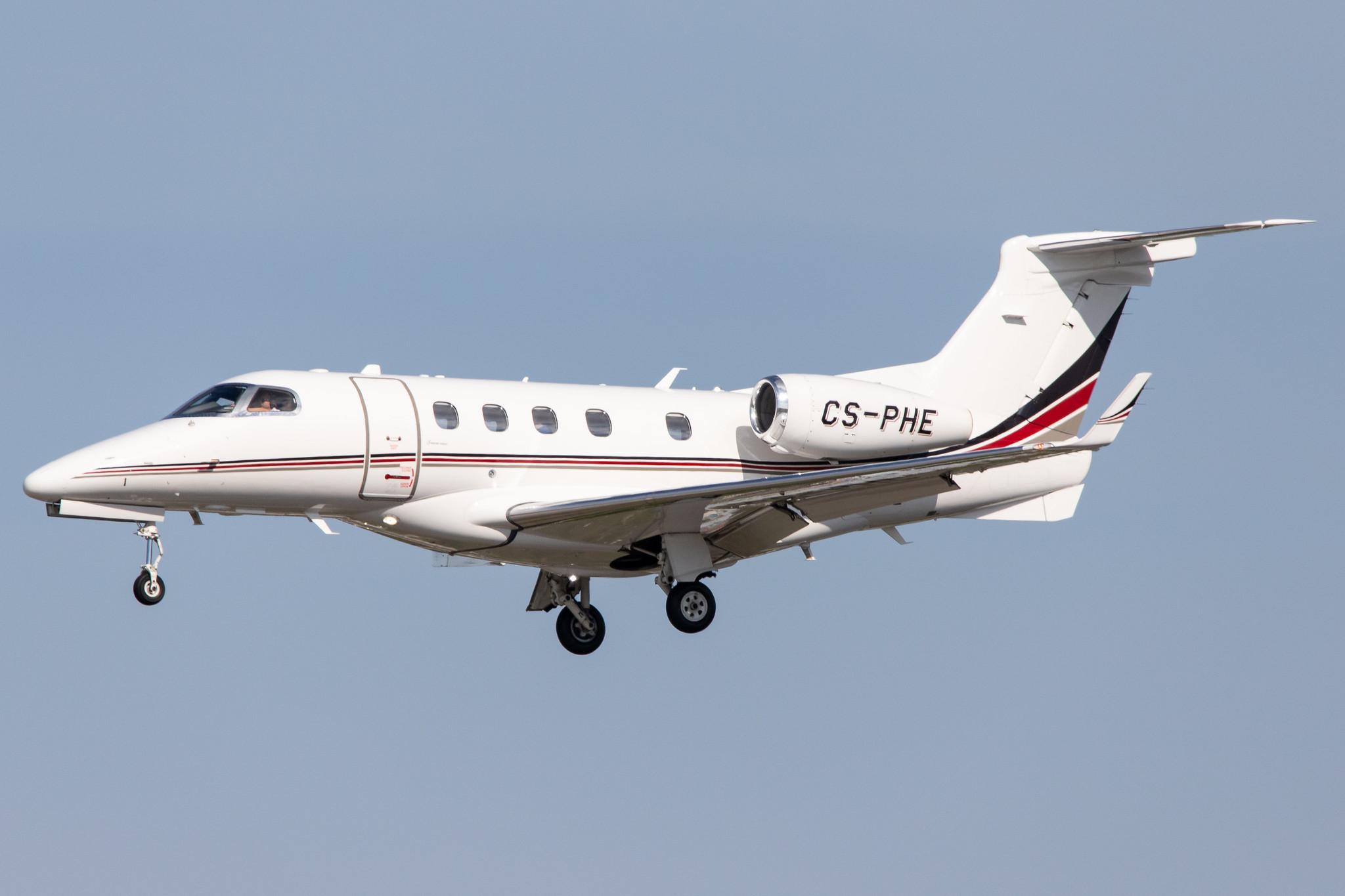 Hamburg Airport: Netjets Europe (/ NJE) | Operator: NetJets |  Embraer Phenom 300 E55P | CS-PHE | MSN 50500252