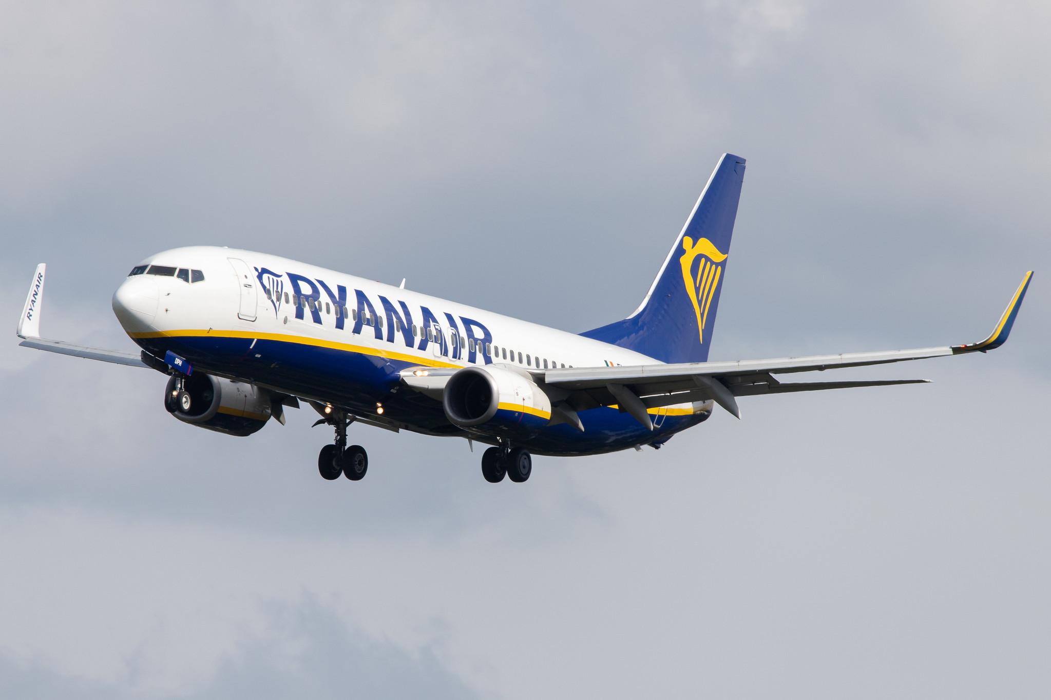 Hamburg Airport: Ryanair (FR / RYR) |  Boeing 737-8AS B738 | EI-DPH | MSN 33624