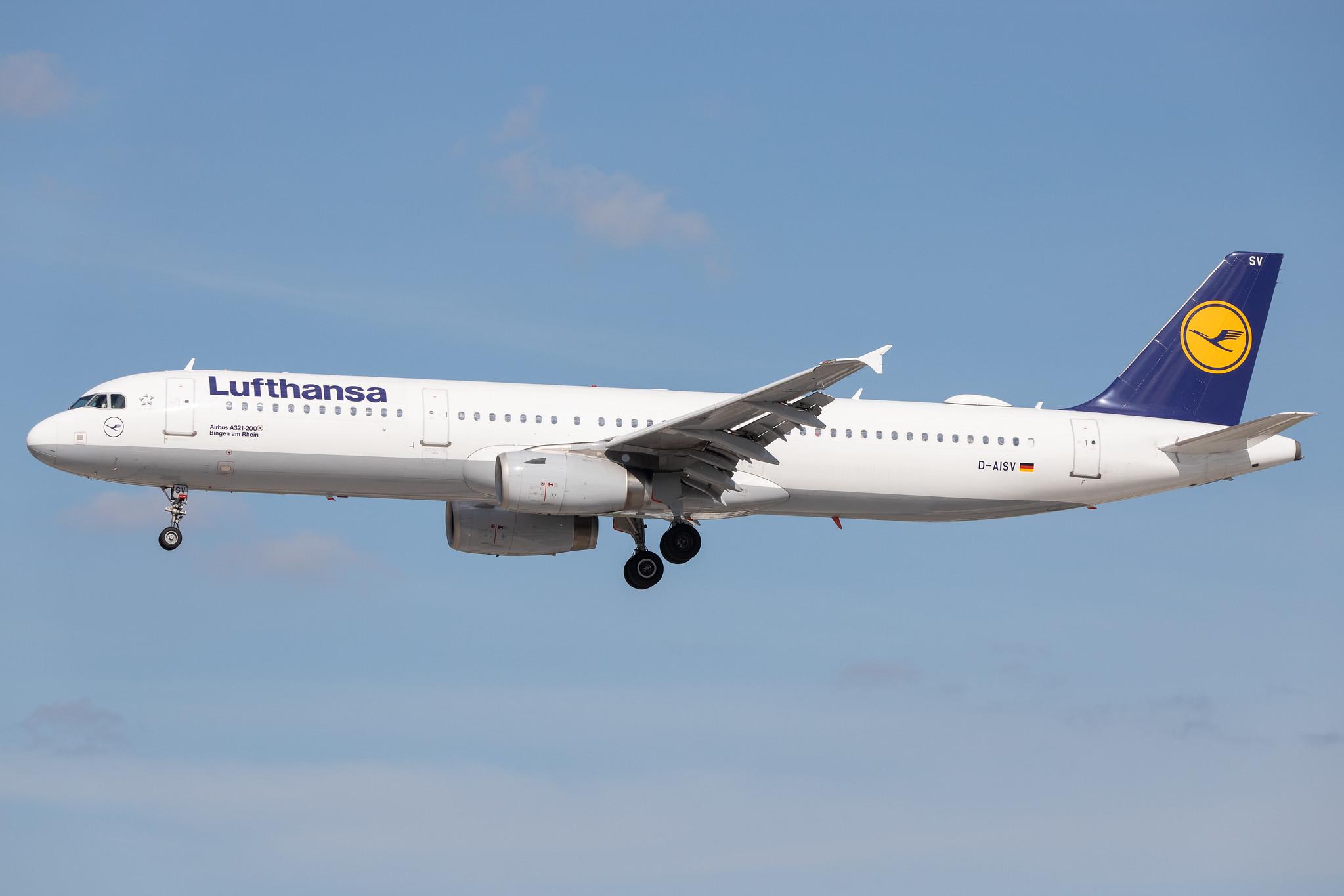 Hamburg Airport: Lufthansa (LH / DLH) |  Airbus A321-231 A321 | D-AISV | MSN 4050