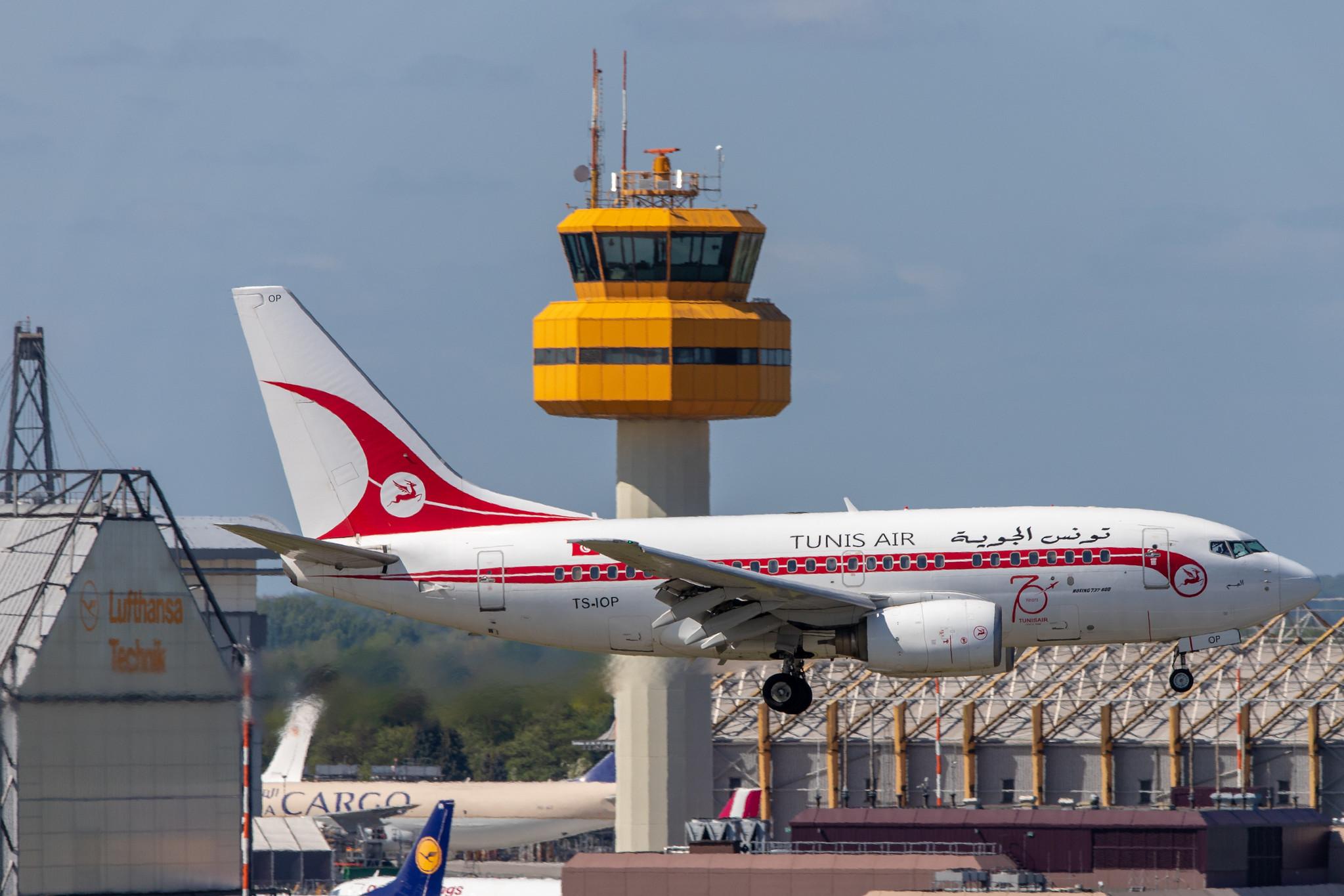 Hamburg Airport: Tunisair (TU / TAR) |  Livery: Retro Livery |  Boeing 737-6H3 B736 | TS-IOP | MSN 29500