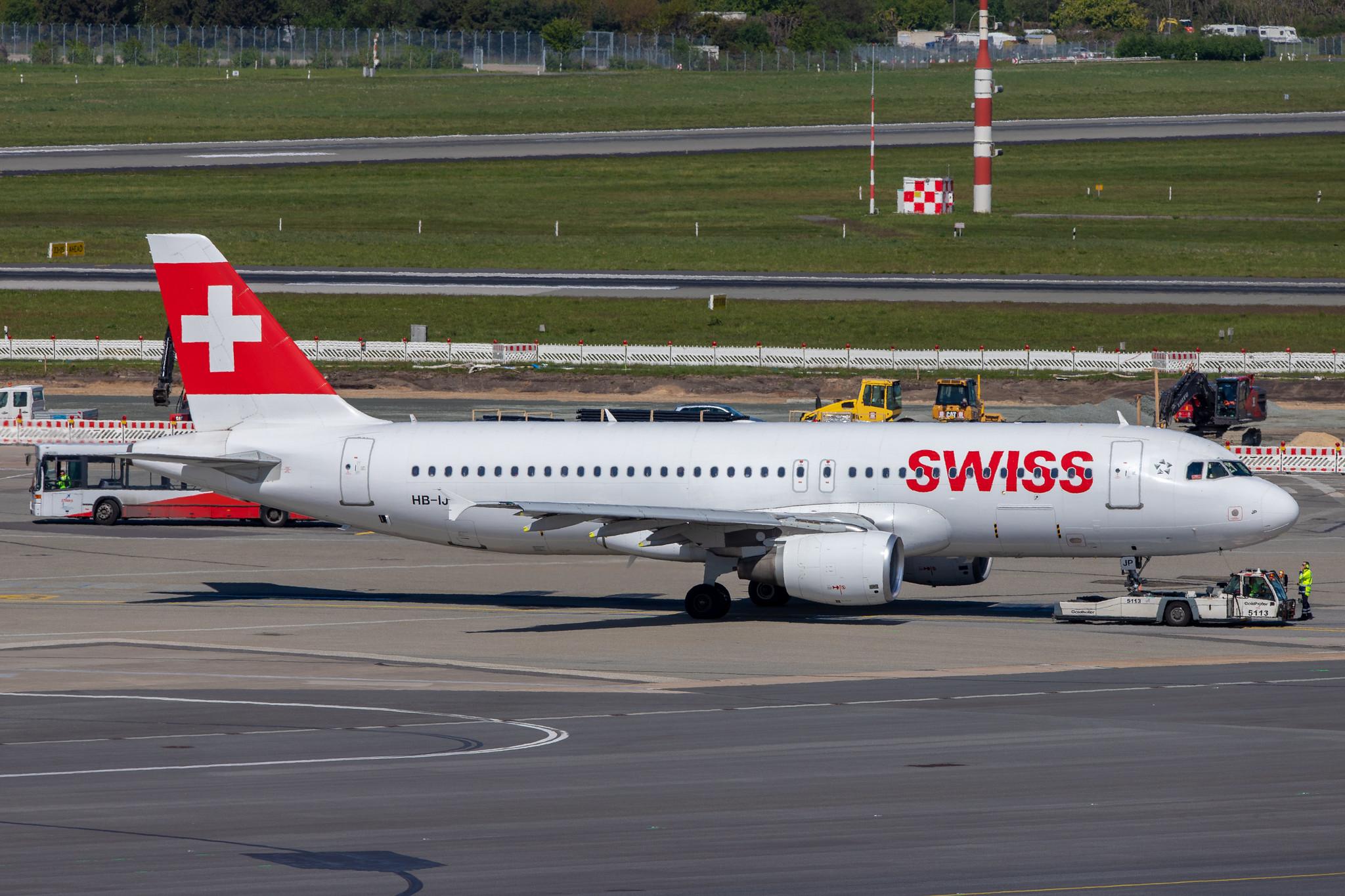 Hamburg Airport: Swiss (LX / SWR) |  Airbus A320-214 A320 | HB-IJP | MSN 0681