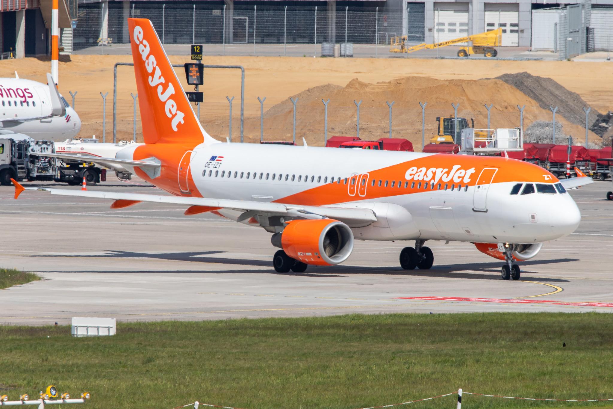 Hamburg Airport: easyJet (U2 / EZY) | Operator: easyJet Europe |  Airbus A320-214 A320 | OE-IZT | MSN 3995