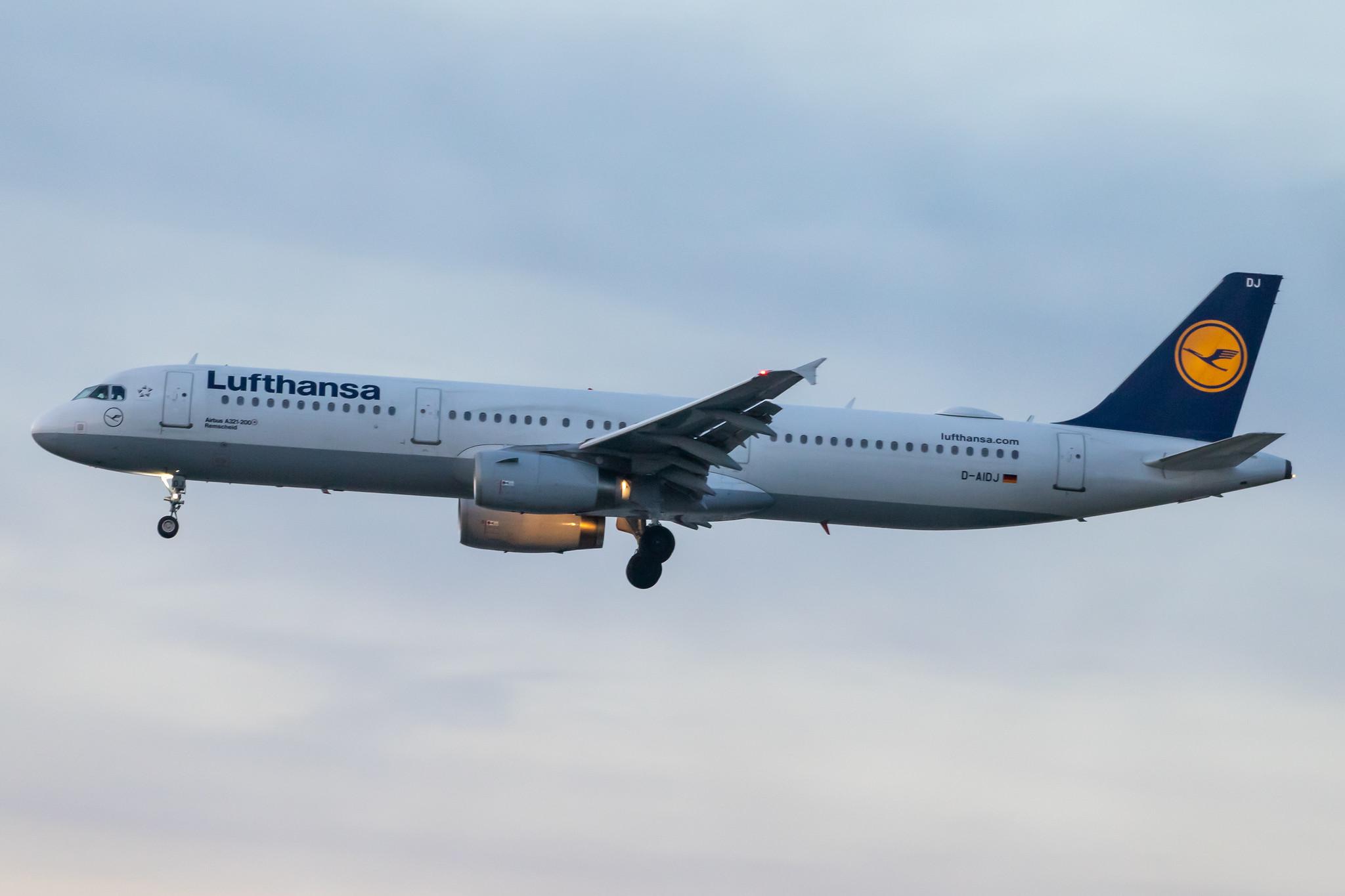 Frankfurt Airport: Lufthansa (LH / DLH) |  Airbus A321-231 A321 | D-AIDJ | MSN 4792