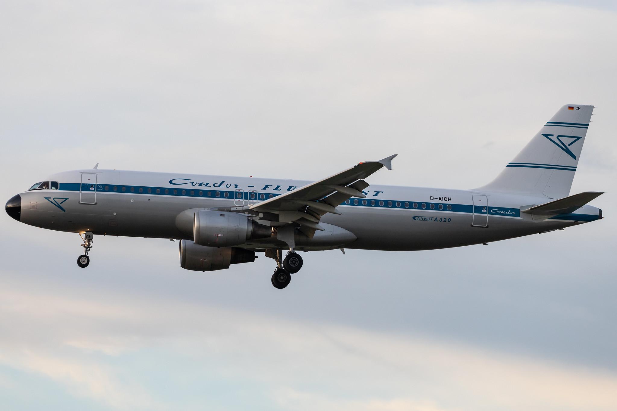 Frankfurt Airport: Condor (DE / CFG) |  Livery: Retro Livery |  Airbus A320-212 A320 | D-AICH | MSN 0971