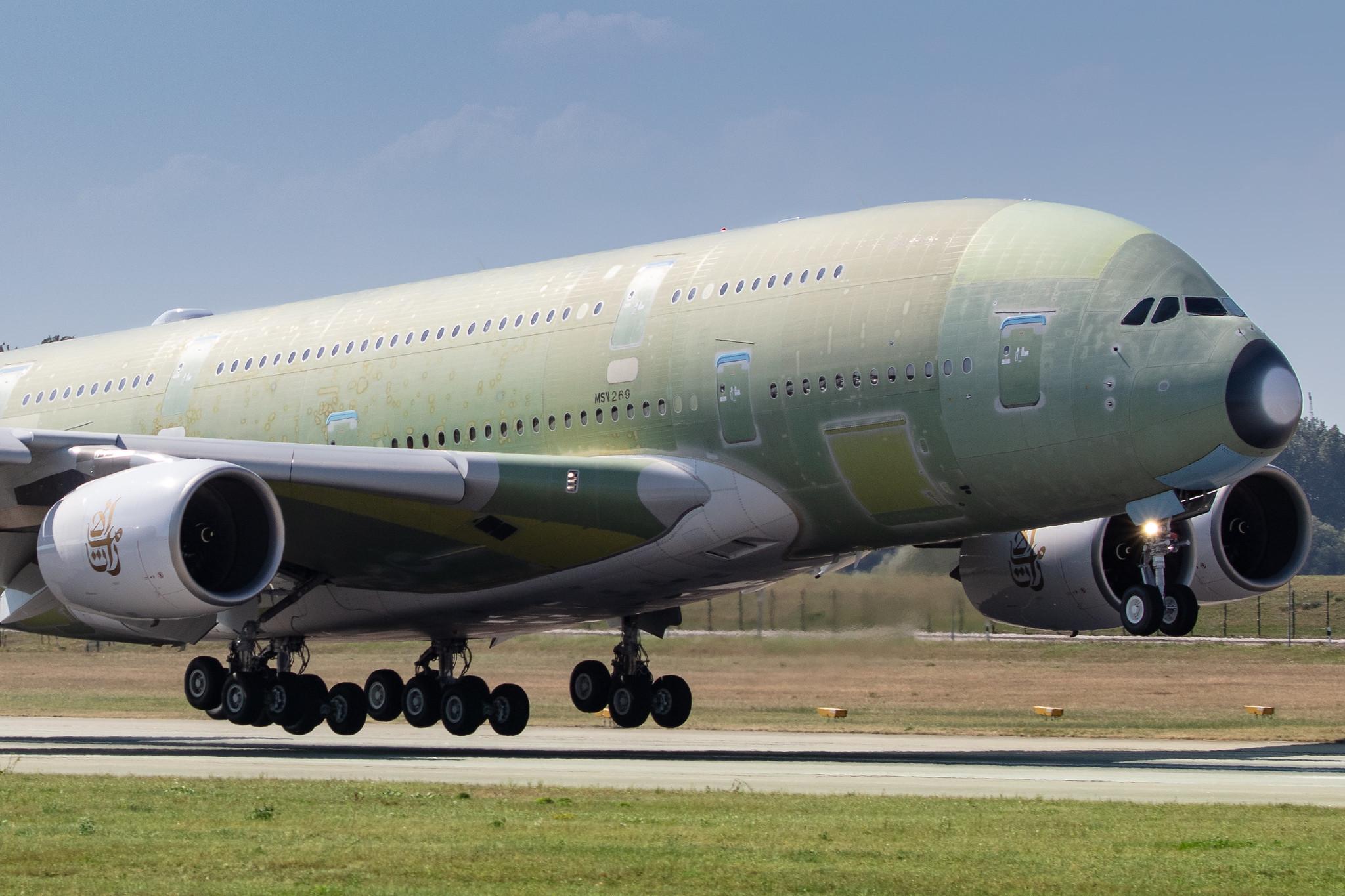 Hamburg Finkenwerder: Emirates (EK / UAE) |  Airbus A380-842 A388 | F-WWSS | MSN 269 (A6-EVP)