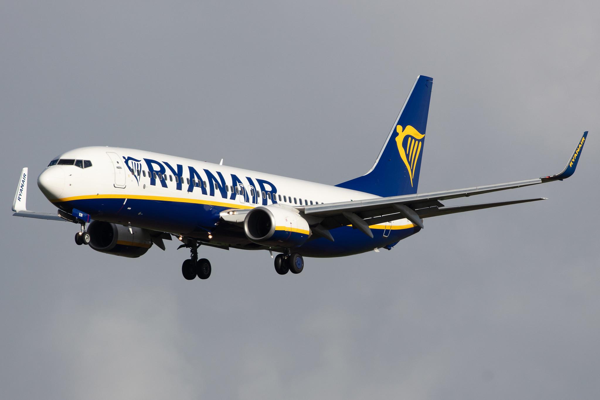 Amsterdam Airport Schiphol: Ryanair (FR / RYR) |  Boeing 737-8AS B738 | EI-EBI | MSN 37527