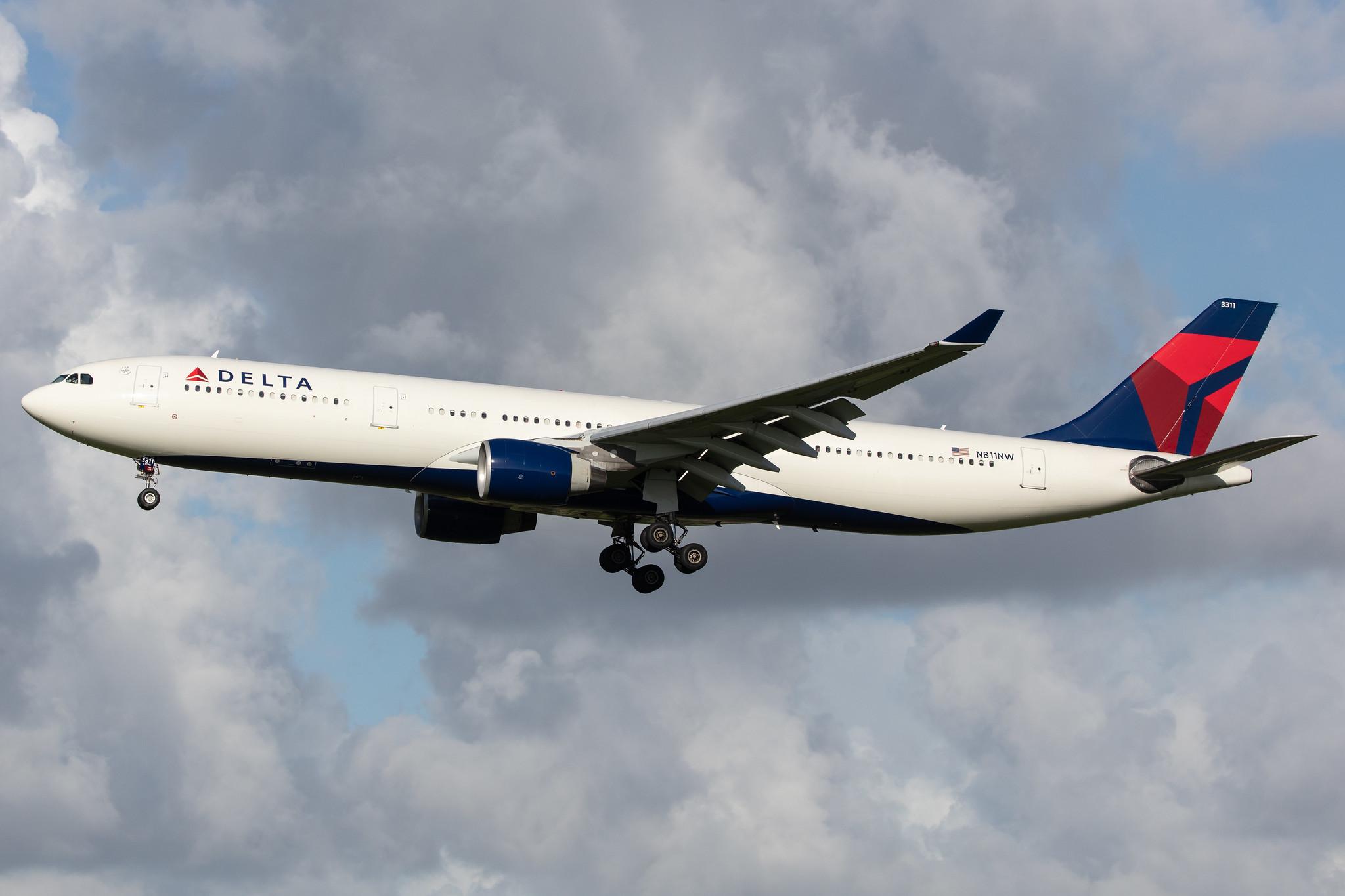 Amsterdam Airport Schiphol: Delta Air Lines (DL / DAL) |  Airbus A330-323 A333 | N811NW | MSN 0690