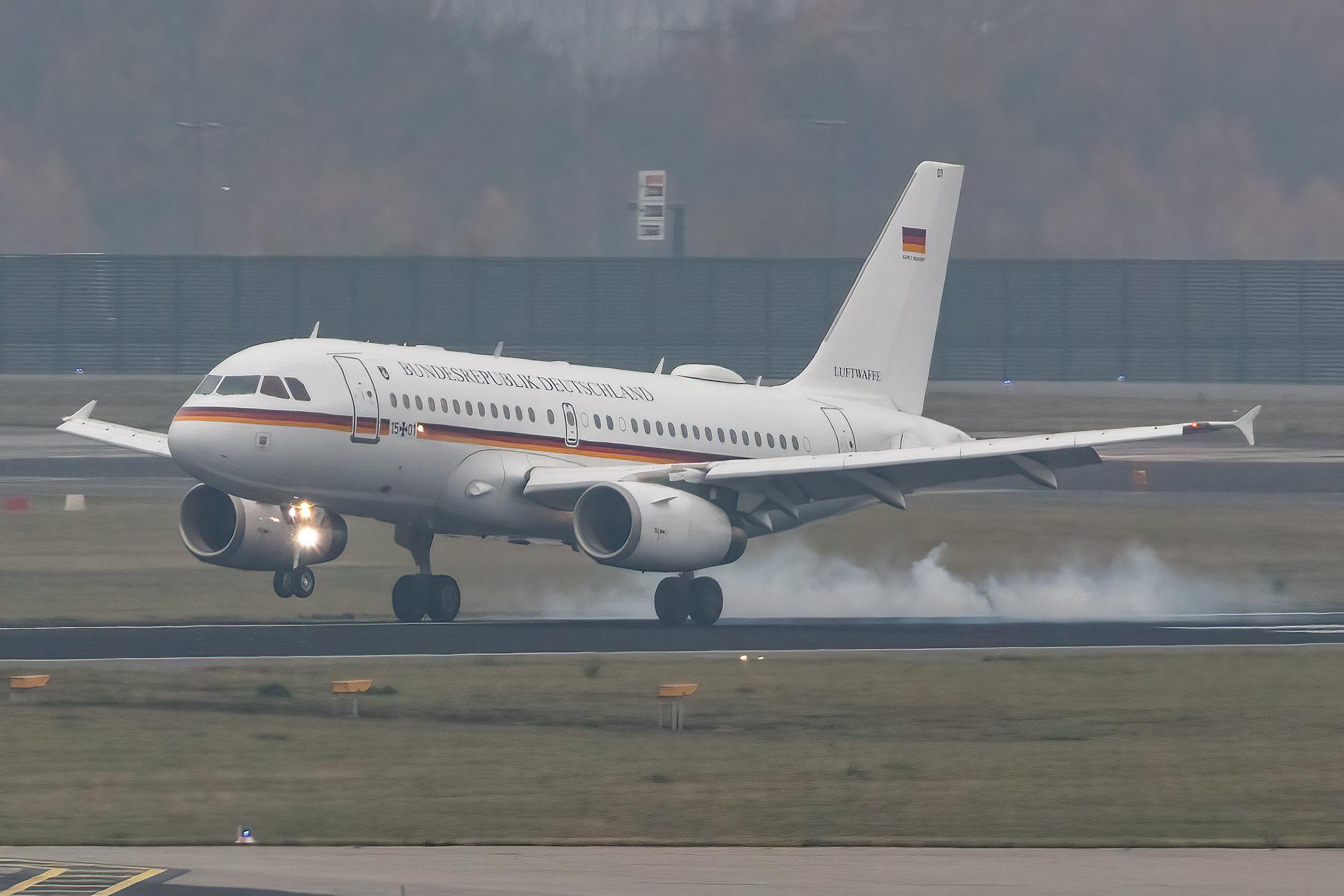 Flughafen Berlin Brandenburg: German Air Force (/ GAF) |  Airbus A319-133(CJ) A319 | 15+01 | MSN 3897