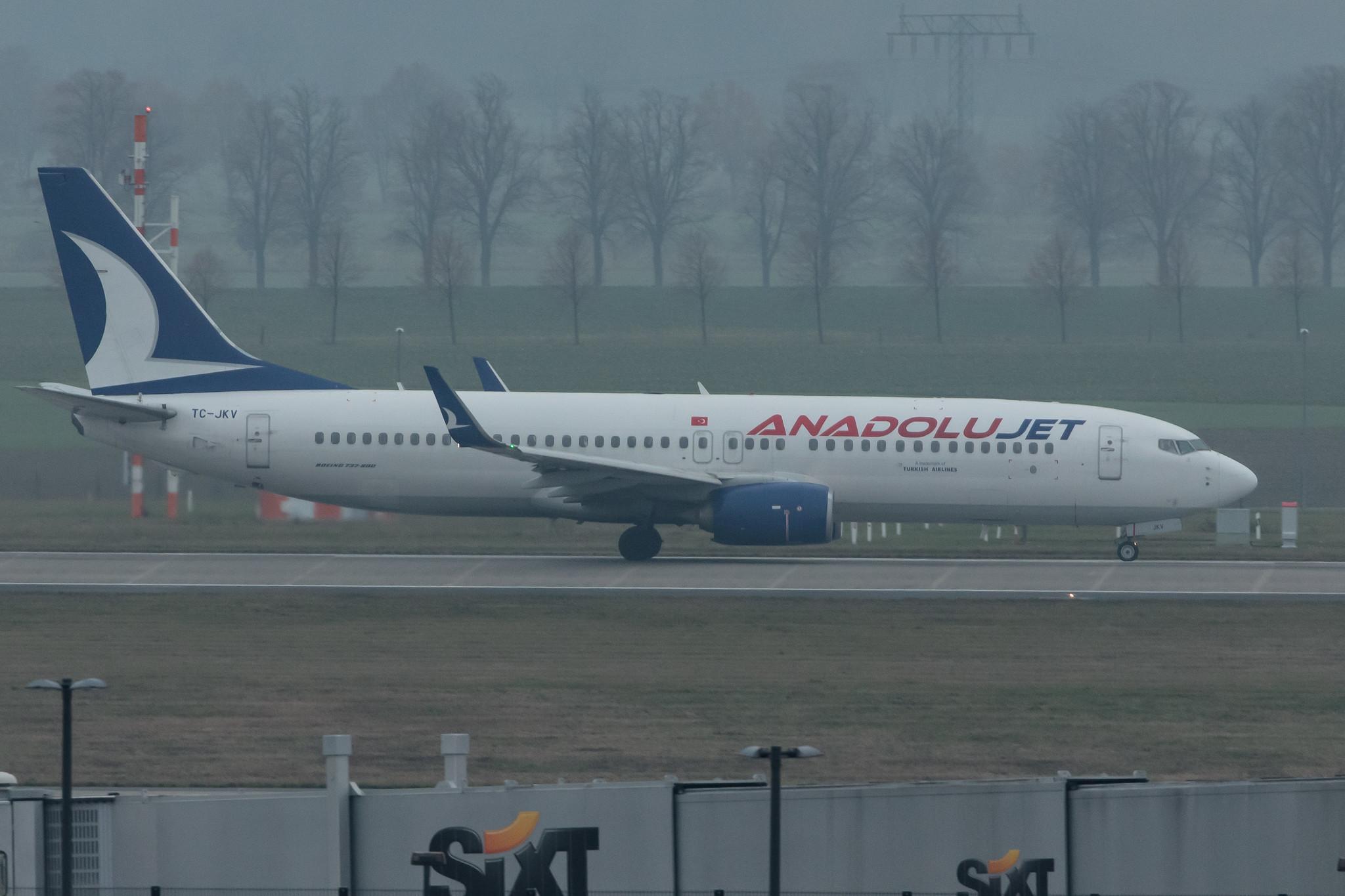 Flughafen Berlin Brandenburg: AnadoluJet (TK / THY) | Operator: SunExpress |  Boeing 737-8Q8 B738 | TC-JKV | MSN 41808