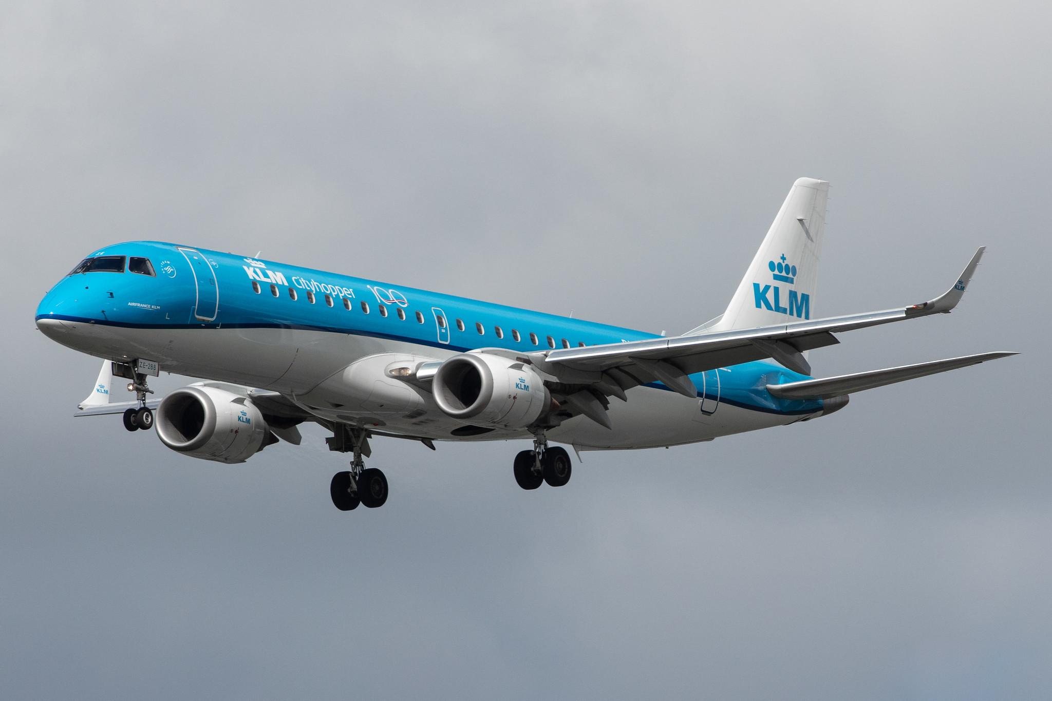 Amsterdam Airport Schiphol: KLM (KL / KLM) | Operator: KLM Cityhopper |  Embraer E190STD E190 | PH-EZE | MSN 19000288