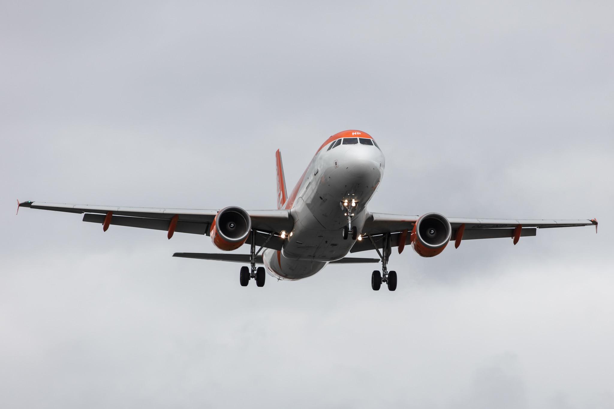 Amsterdam Airport Schiphol: easyJet (U2 / EZY) | Operator: easyJet Europe |  Airbus A320-214 A320 | OE-INP | MSN 3913