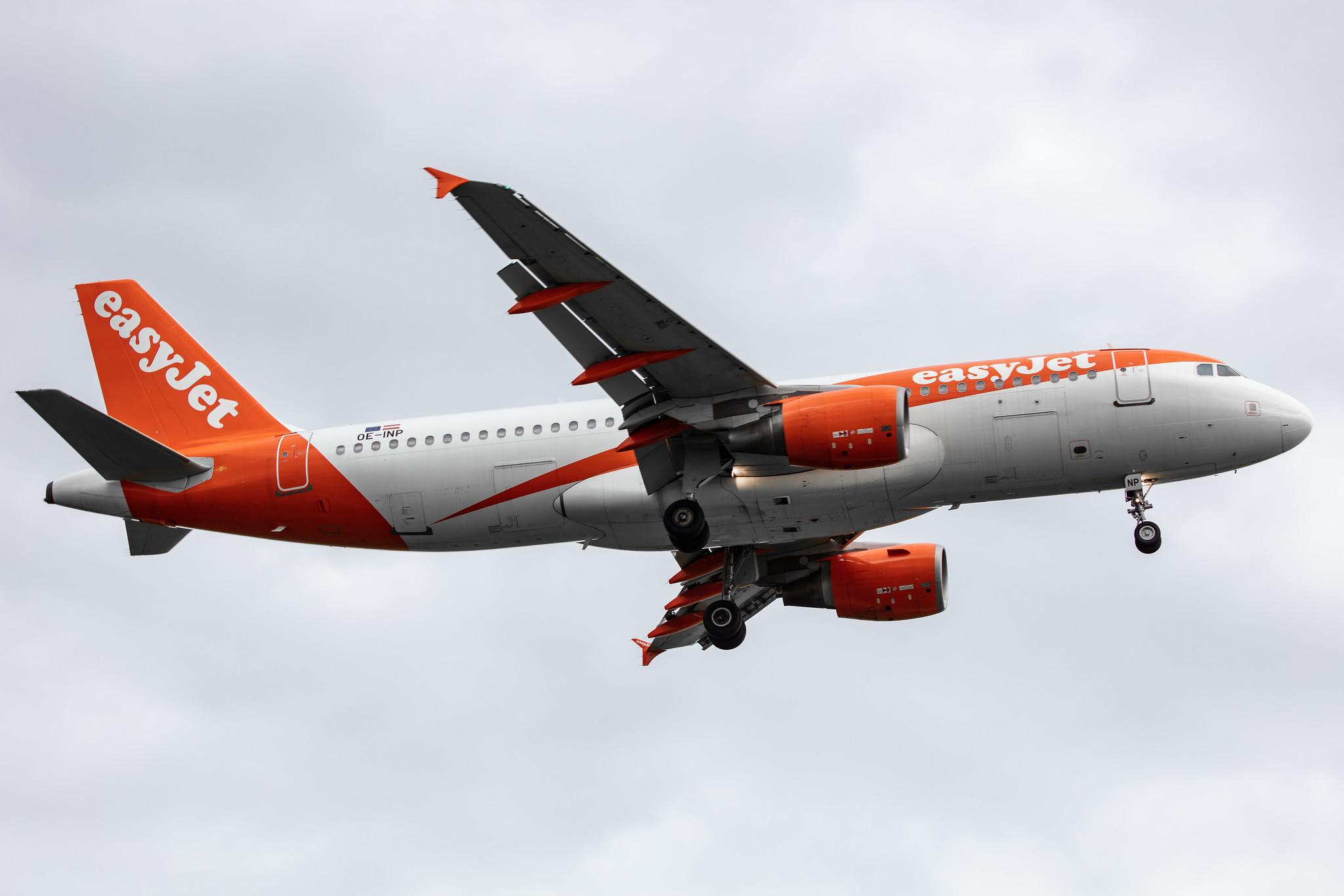 Amsterdam Airport Schiphol: easyJet (U2 / EZY) | Operator: easyJet Europe |  Airbus A320-214 A320 | OE-INP | MSN 3913