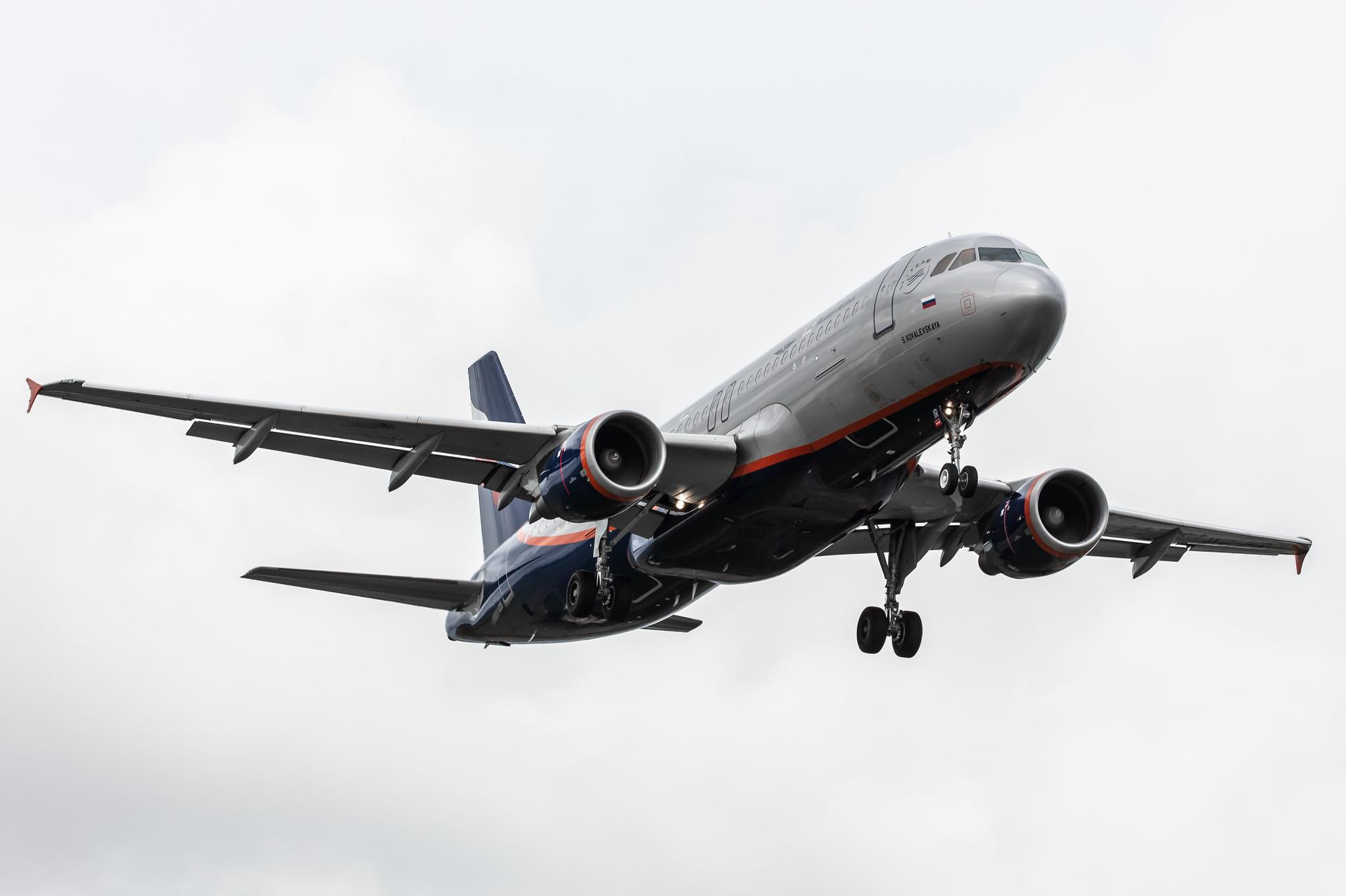 Amsterdam Airport Schiphol: Aeroflot (SU / AFL) |  Airbus A320-214 A320 | VQ-BIR | MSN 4625