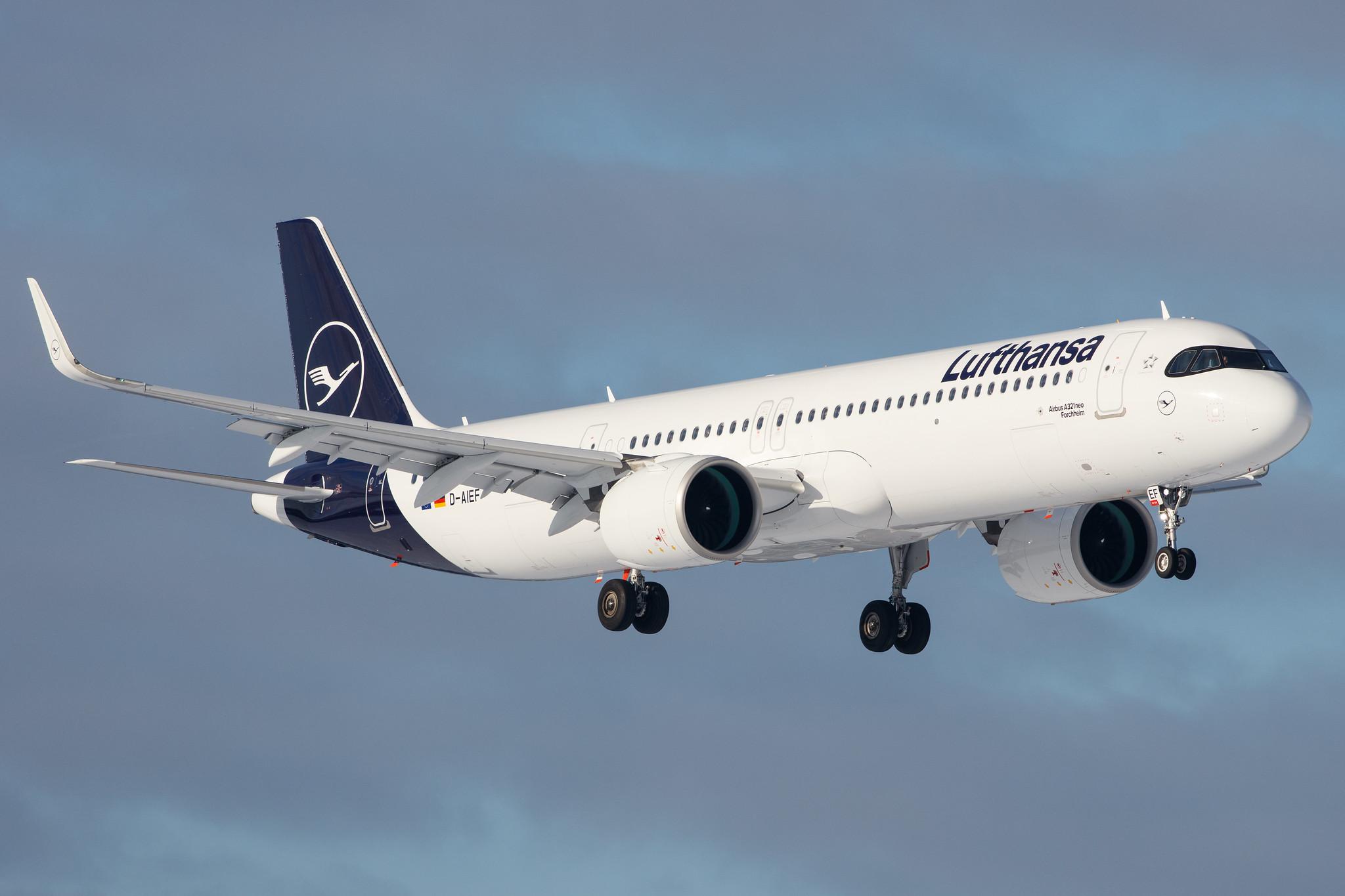 Hamburg Airport: Lufthansa (LH / DLH) |  Airbus A321-271NX A21N | D-AIEF | MSN 10010