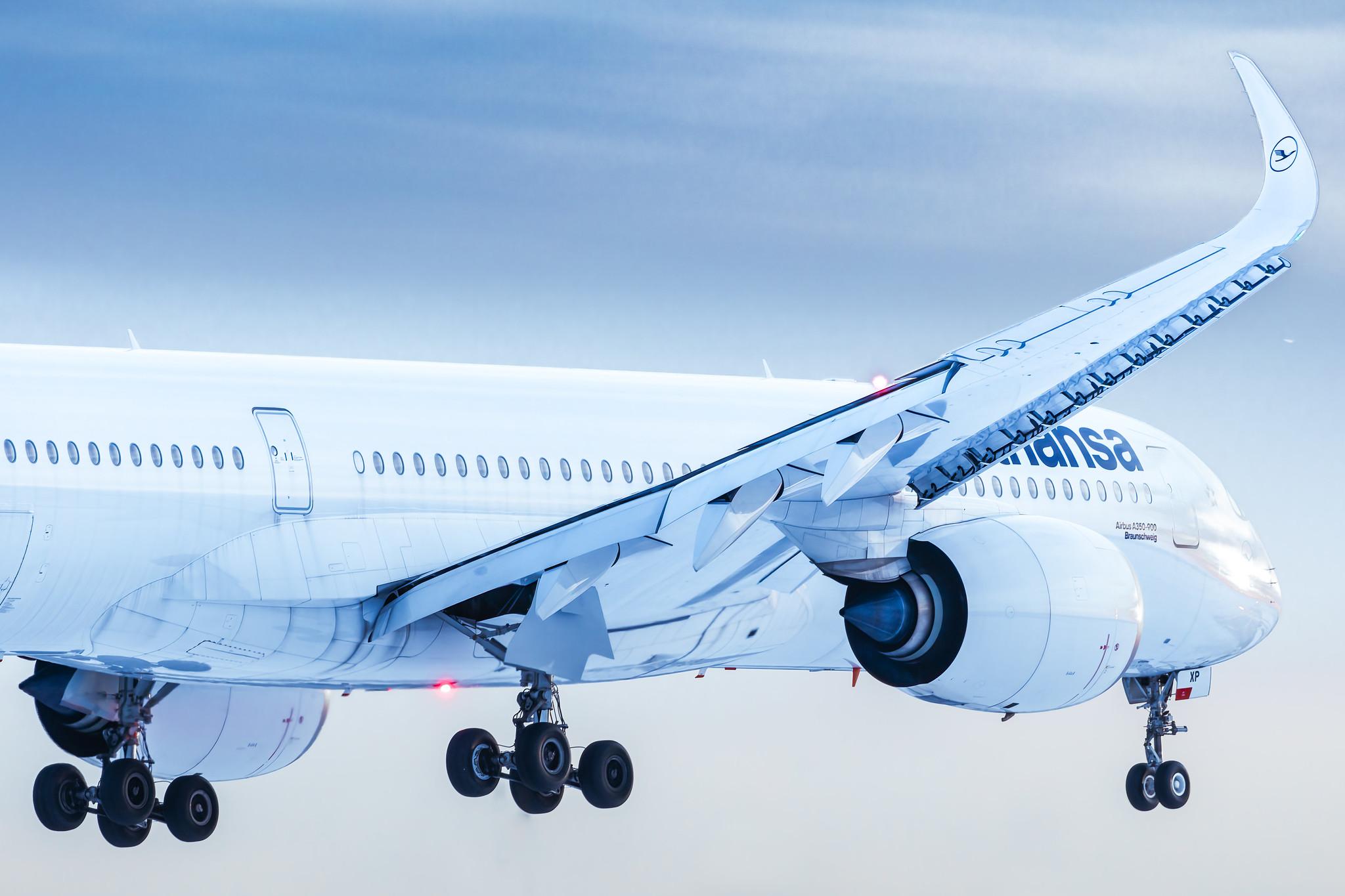 Hamburg Airport: Lufthansa (LH / DLH) |  Airbus A350-941 A359 | D-AIXP | MSN 390