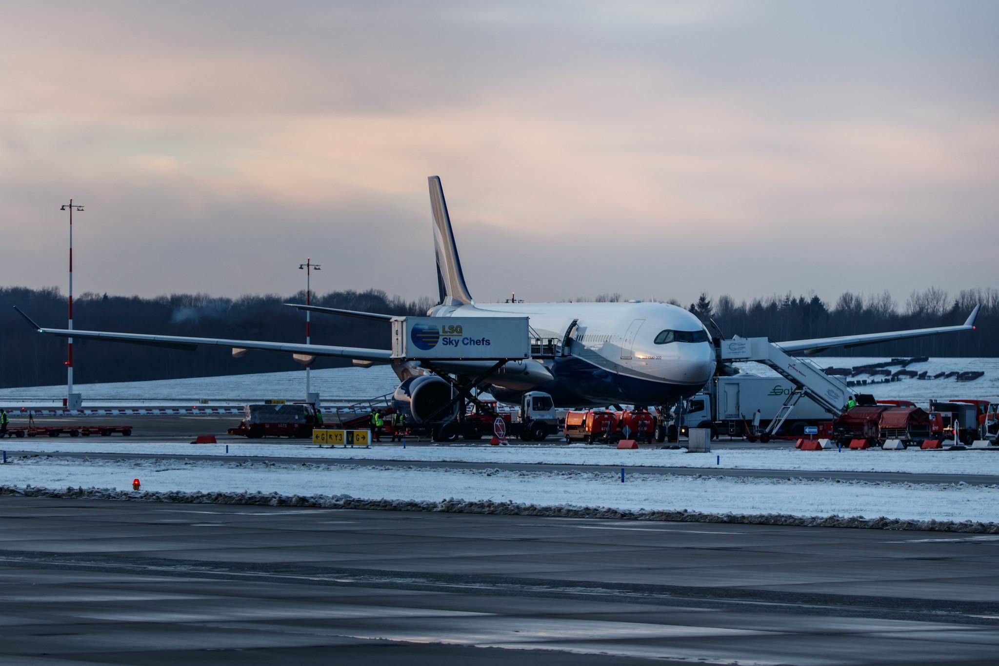 Hamburg Airport: Hi Fly (5K / HFY) | Operator: Hi Fly Malta |  Airbus A330-343 A333 | 9H-TAJ | MSN 1453