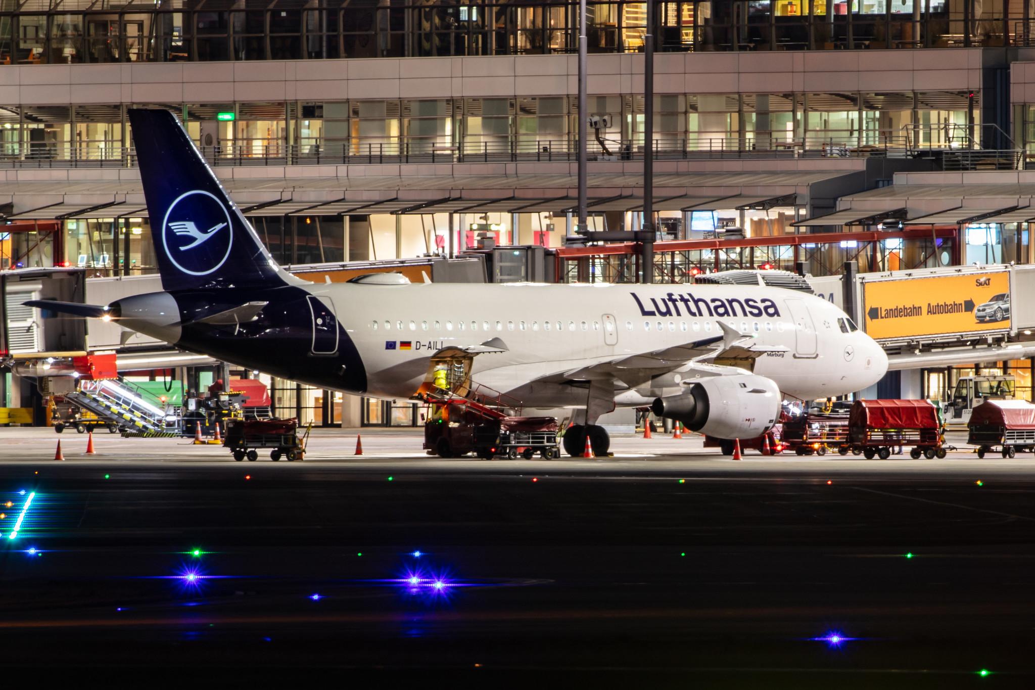 Hamburg Airport: Lufthansa (LH / DLH) |  Airbus A319-114 A319 | D-AILI | MSN 0651