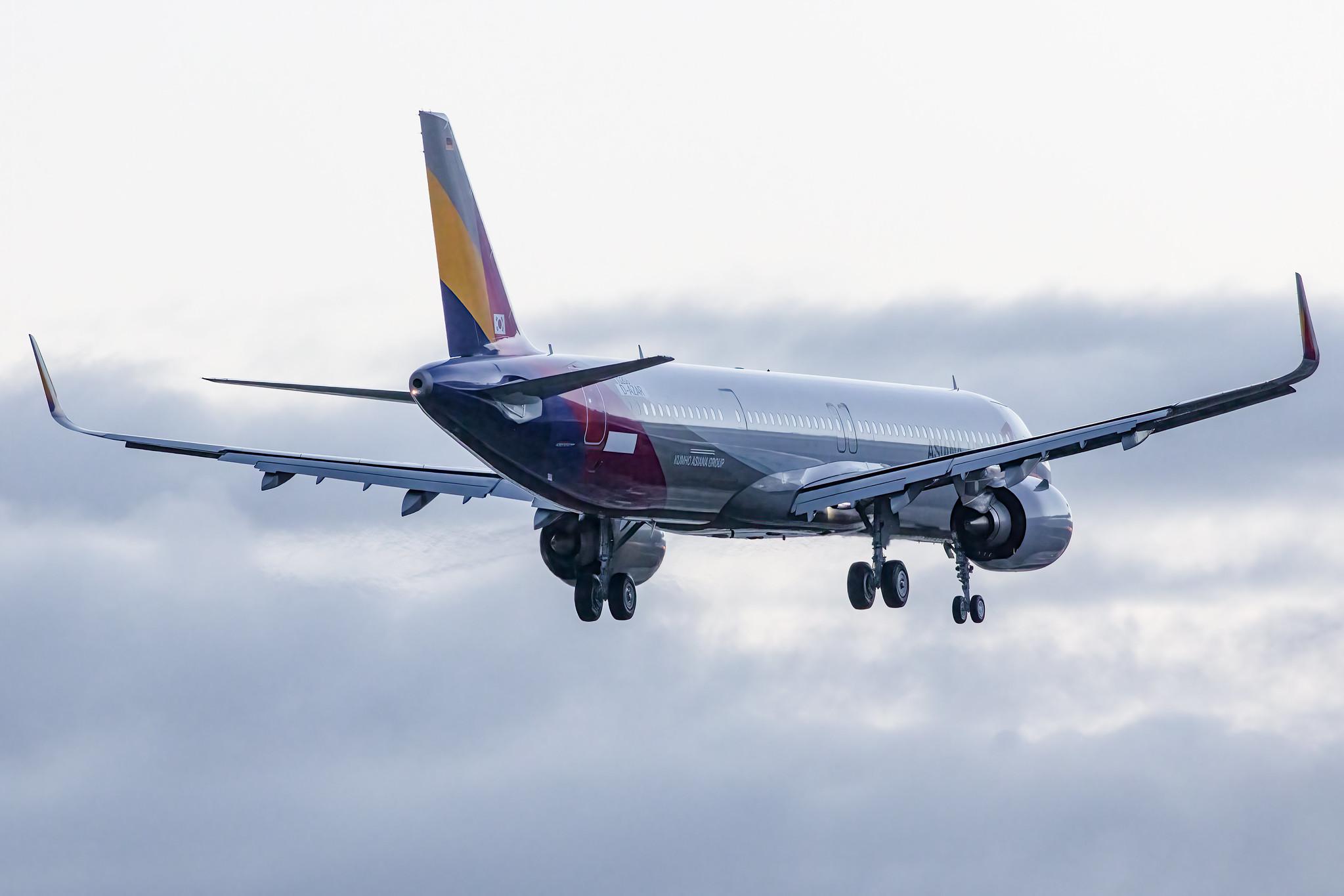 Hamburg Airport: Asiana Airlines (OZ / AAR) |  Airbus A321-251NX A21N | D-AZAR | MSN 10206
