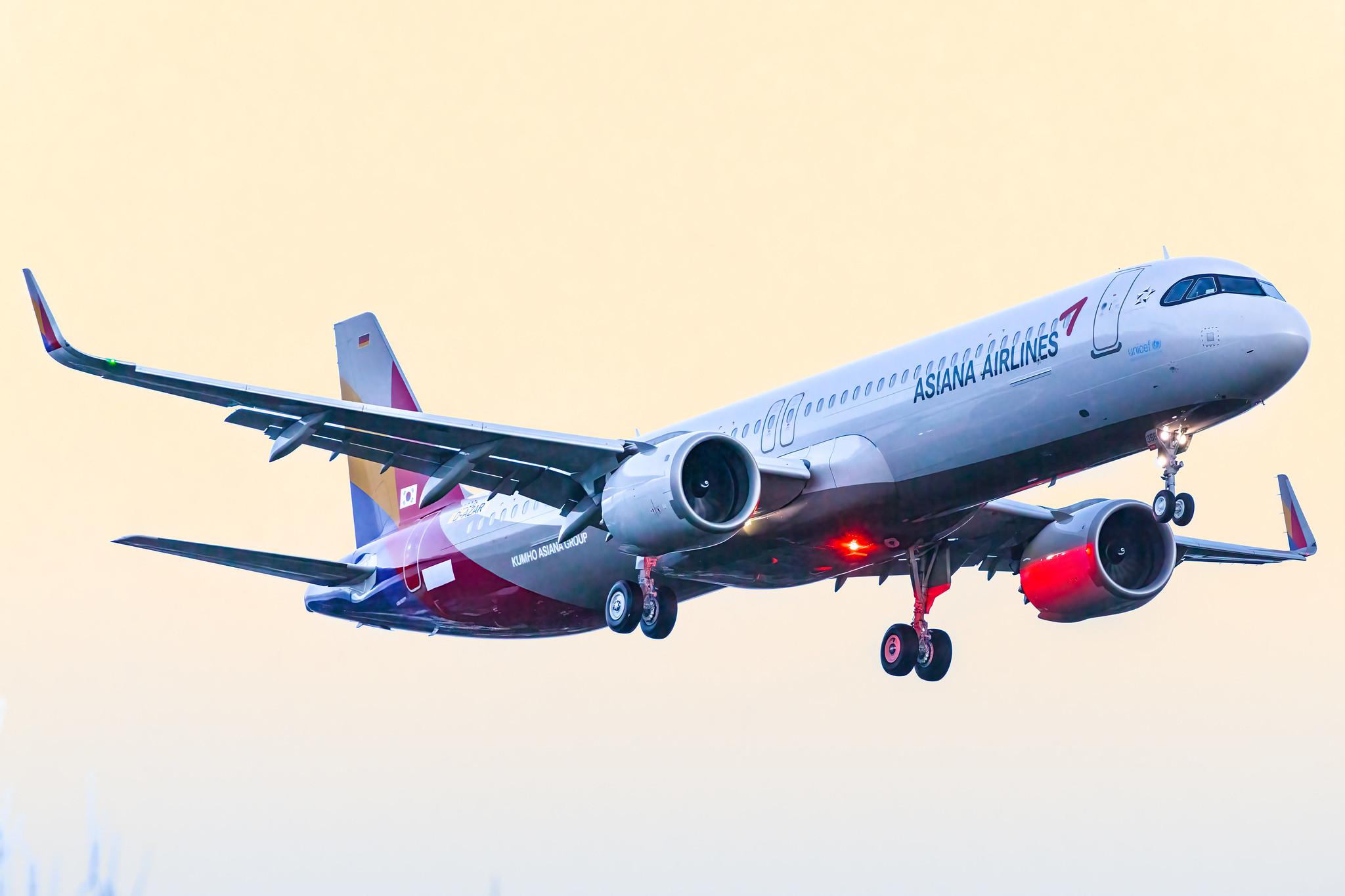 Hamburg Airport: Asiana Airlines (OZ / AAR) |  Airbus A321-251NX A21N | D-AZAR | MSN 10206