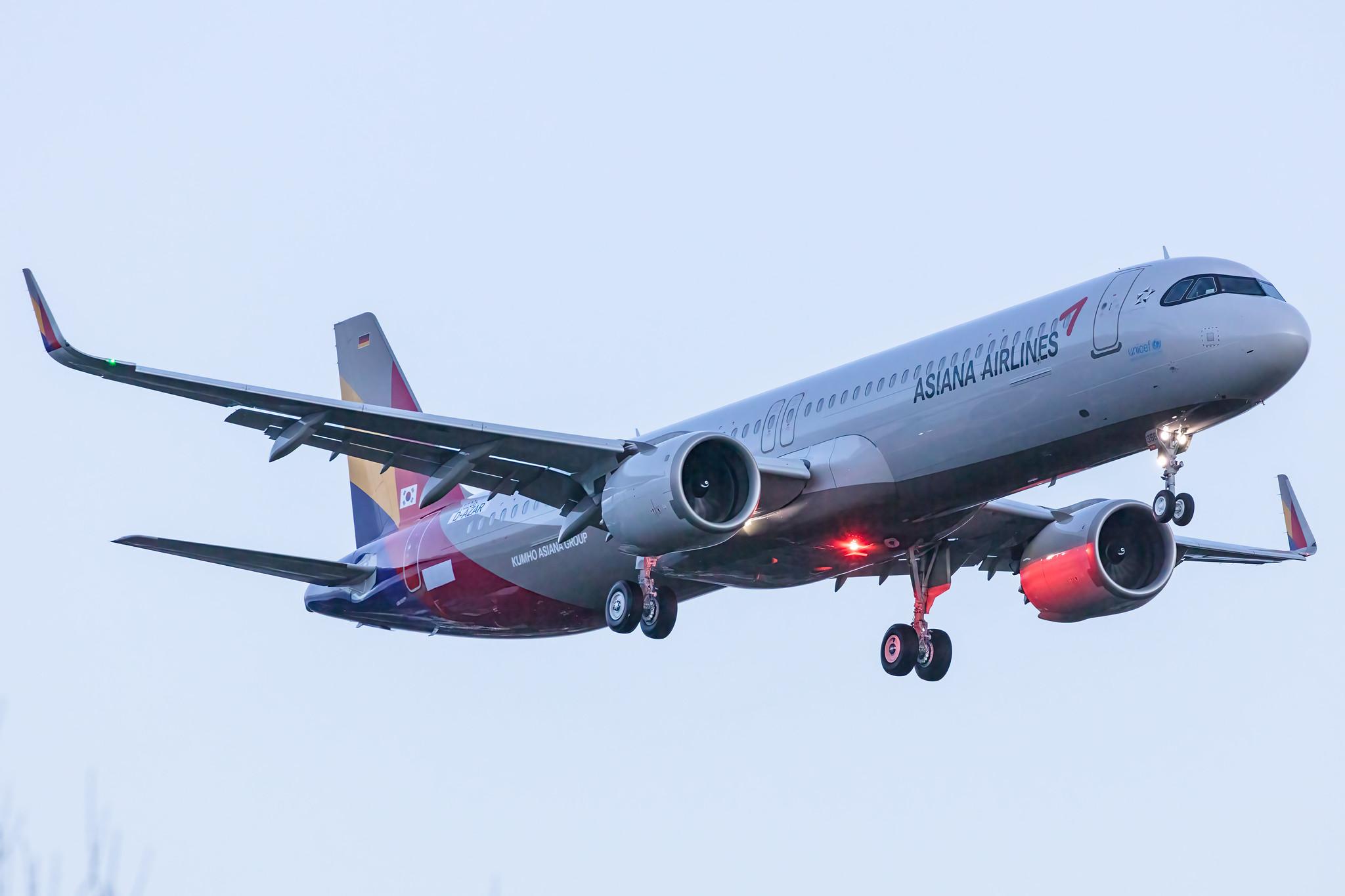 Hamburg Airport: Asiana Airlines (OZ / AAR) |  Airbus A321-251NX A21N | D-AZAR | MSN 10206