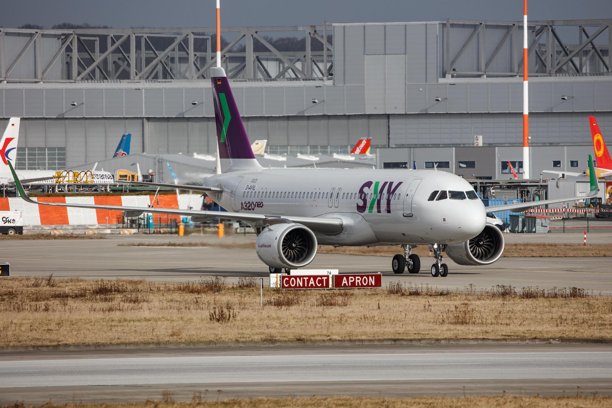 Hamburg Finkenwerder: Sky Airline (H2 / SKU) | Airbus A320-251N A20N | D-AVVL | MSN 10123