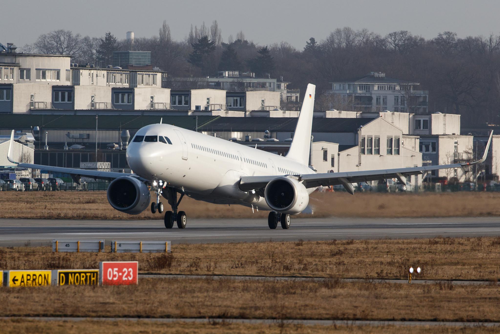 Hamburg Finkenwerder: Capital Airlines (JD / CBJ) | Airbus A321-251NX A21N | D-AVYQ | MSN 10161