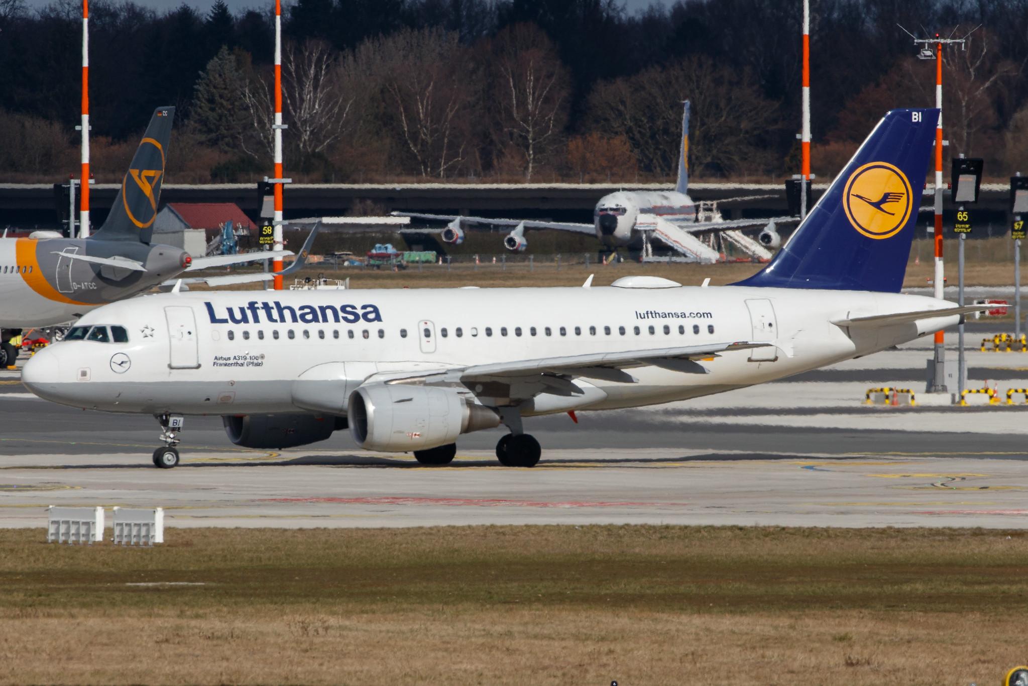 Hamburg Airport: Lufthansa (LH / DLH) |  Airbus A319-112 A319 | D-AIBI | MSN 5284