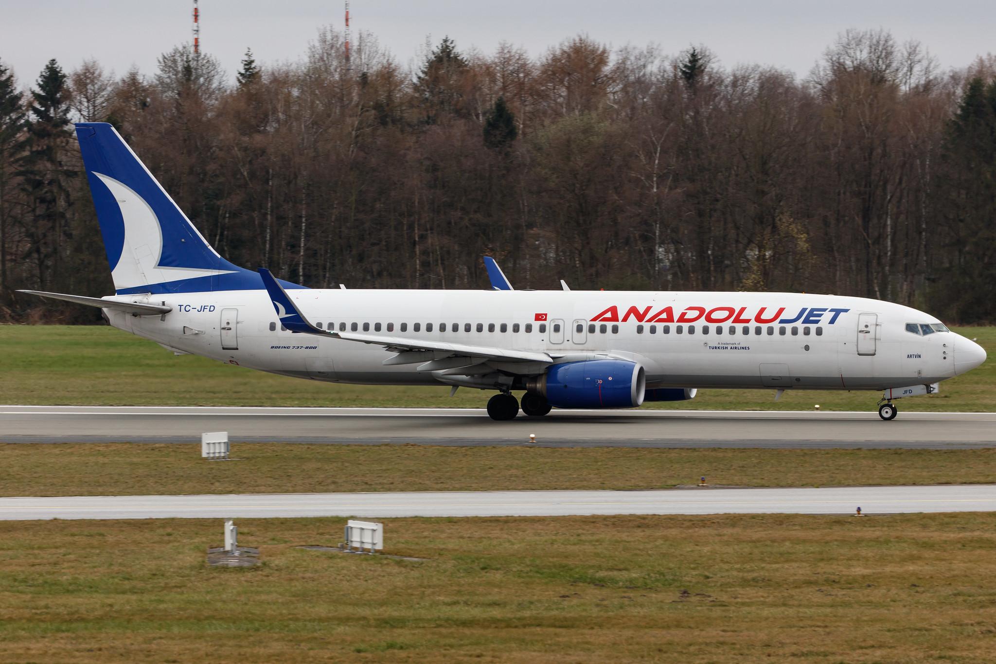 Hamburg Airport: AnadoluJet (TK / THY) | Operator: Turkish Airlines |  Boeing 737-8F2 B738 | TC-JFD | MSN 29766