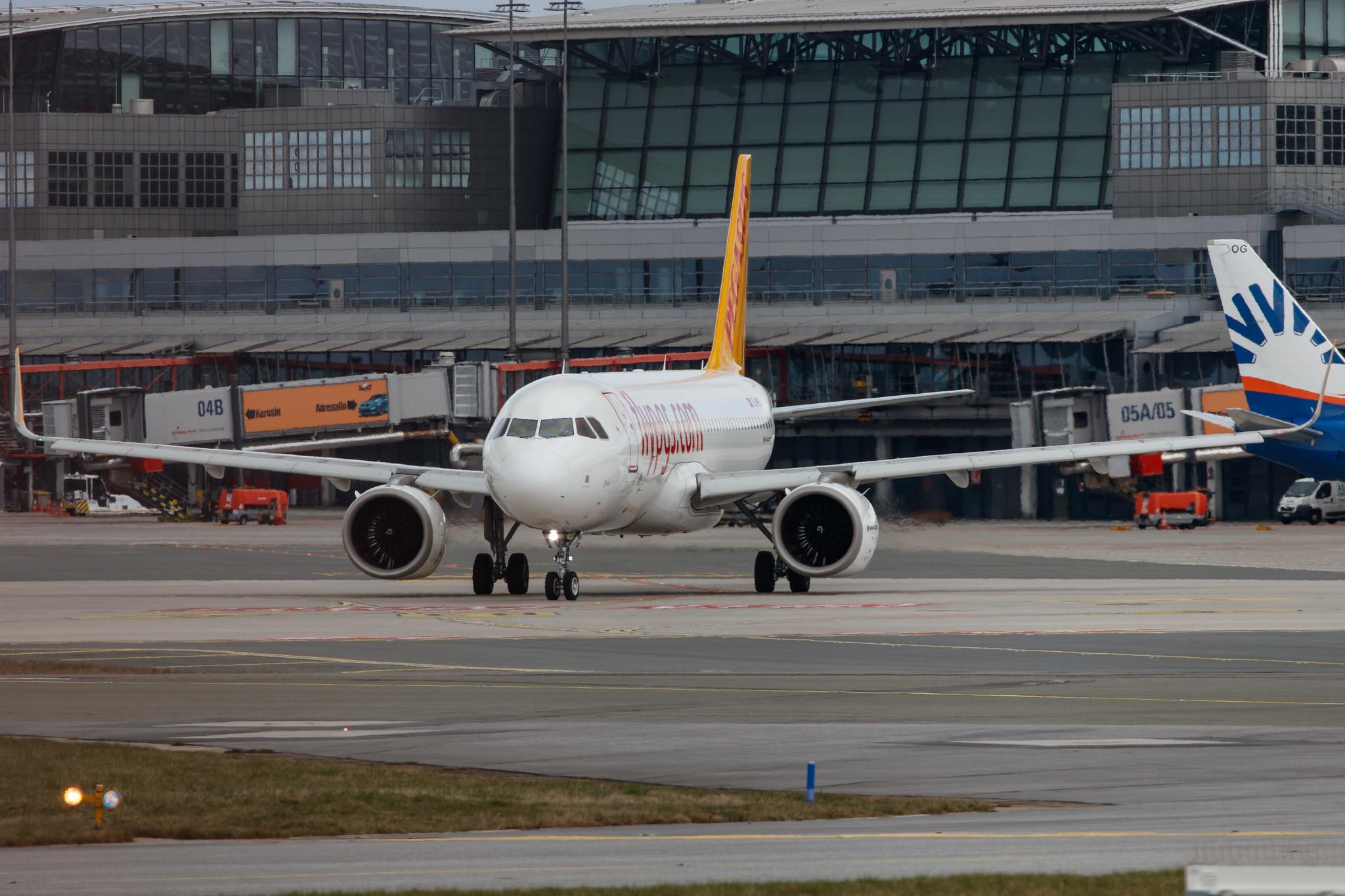 Hamburg Airport: Pegasus (PC / PGT) | Operator: Pegasus Airlines |  Airbus A320-251N A20N | TC-NBF | MSN 07321