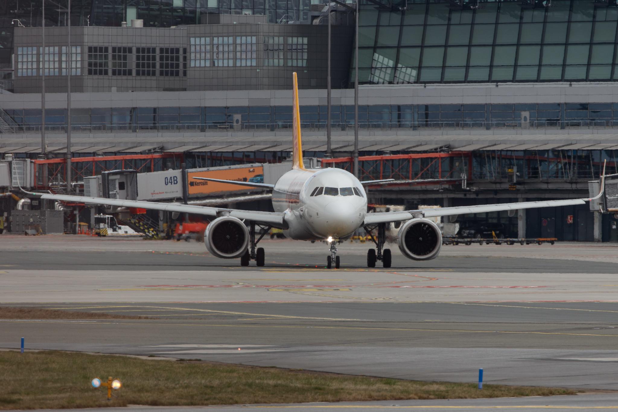 Hamburg Airport: Pegasus (PC / PGT) | Operator: Pegasus Airlines |  Airbus A320-251N A20N | TC-NBF | MSN 07321