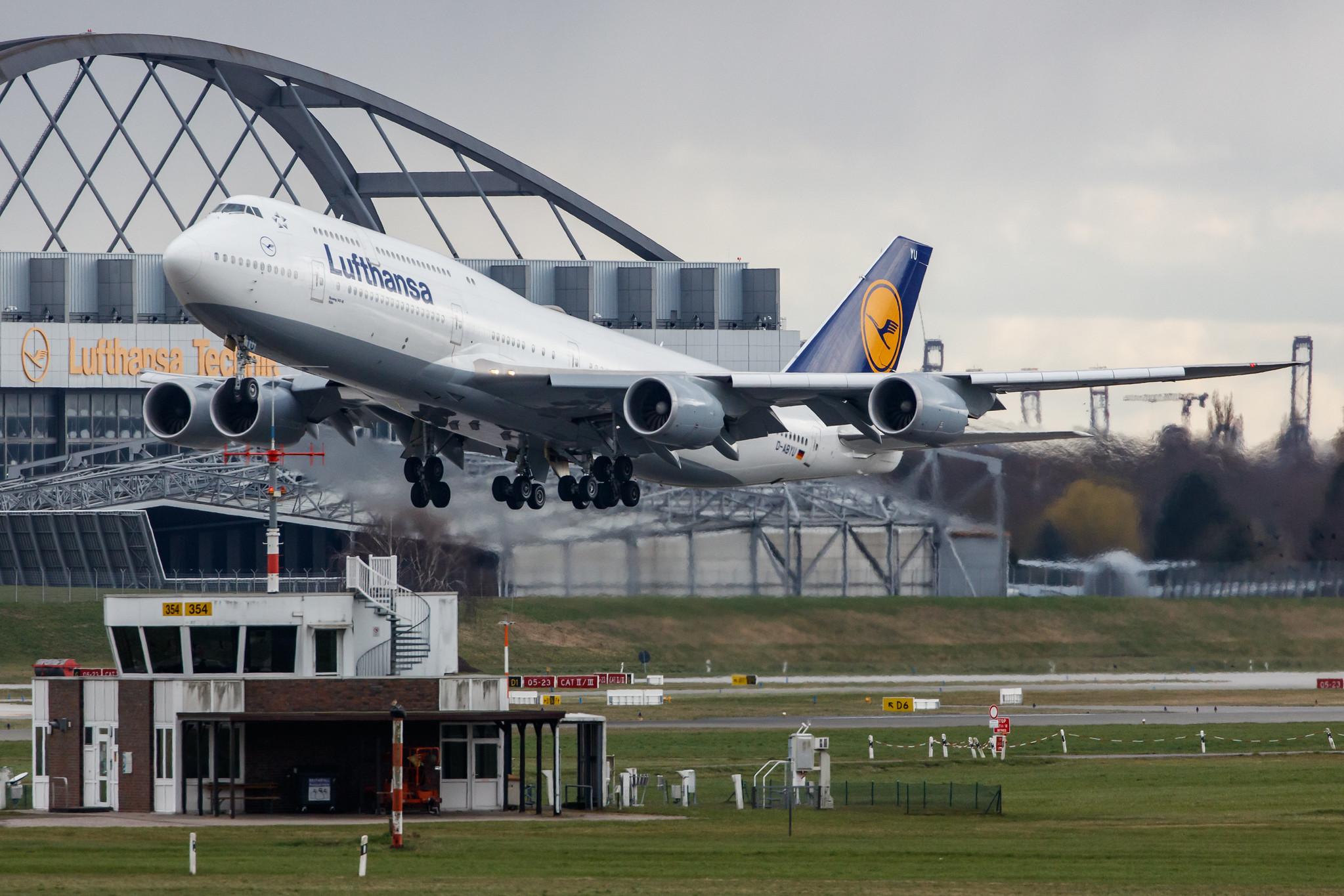 Hamburg Airport: Lufthansa (LH / DLH) |  Boeing 747-830 B748 | D-ABYU | MSN 37845