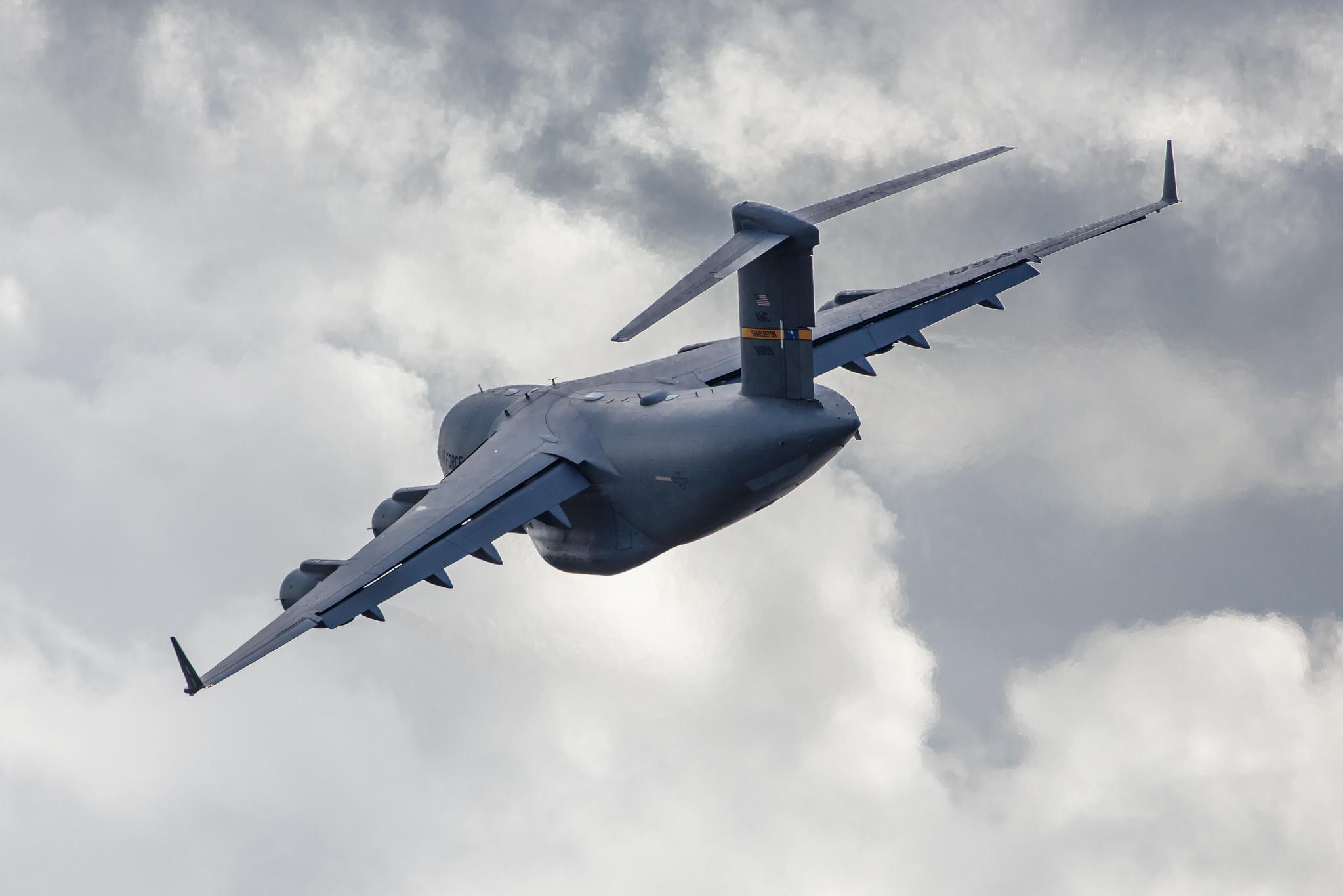 Flughafen Berlin Brandenburg: USAF United States Air Force | Boeing C-17A Globemaster III C17 | 08-8198 | MSN P-198