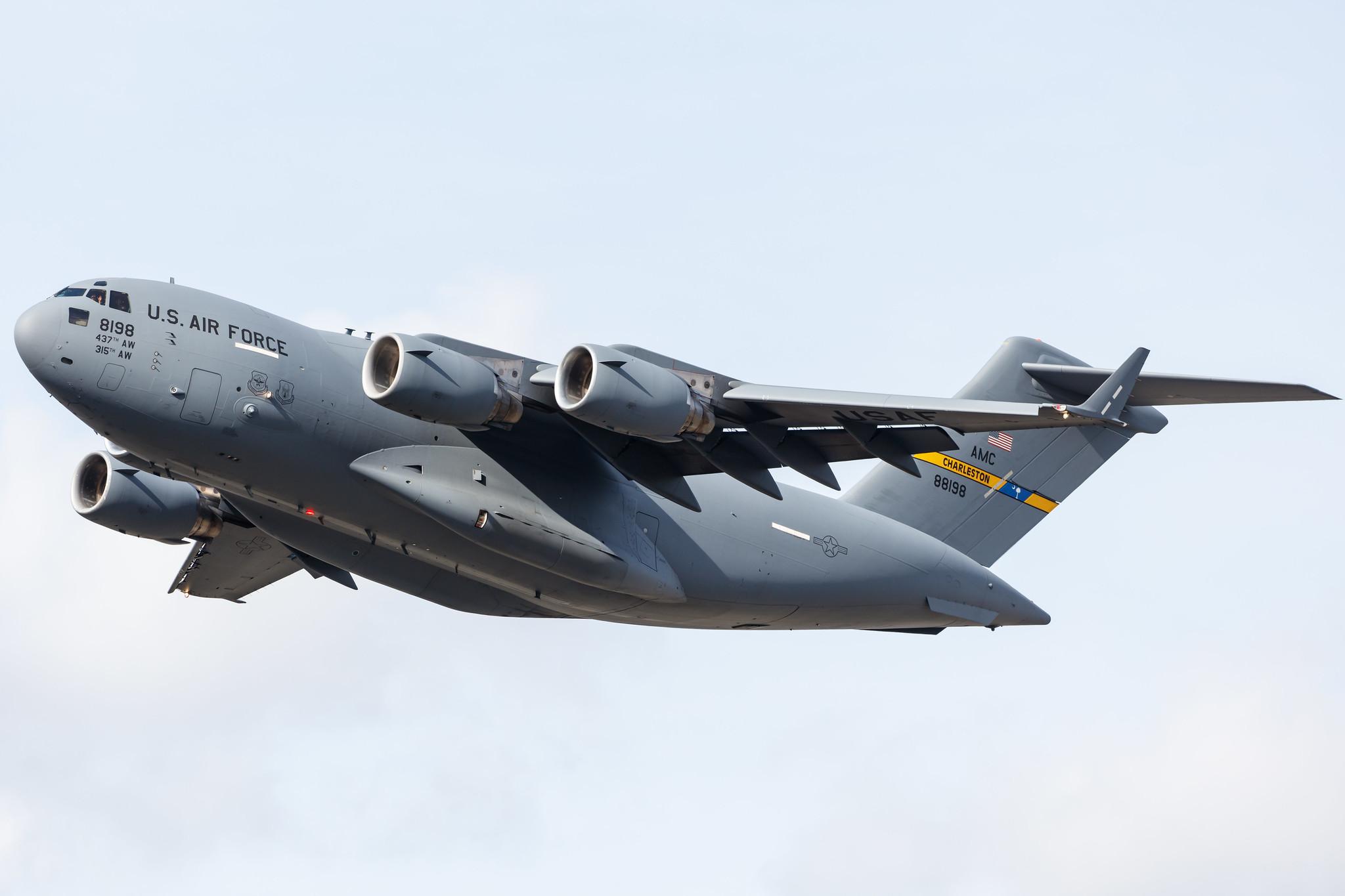 Flughafen Berlin Brandenburg: USAF United States Air Force | Boeing C-17A Globemaster III C17 | 08-8198 | MSN P-198