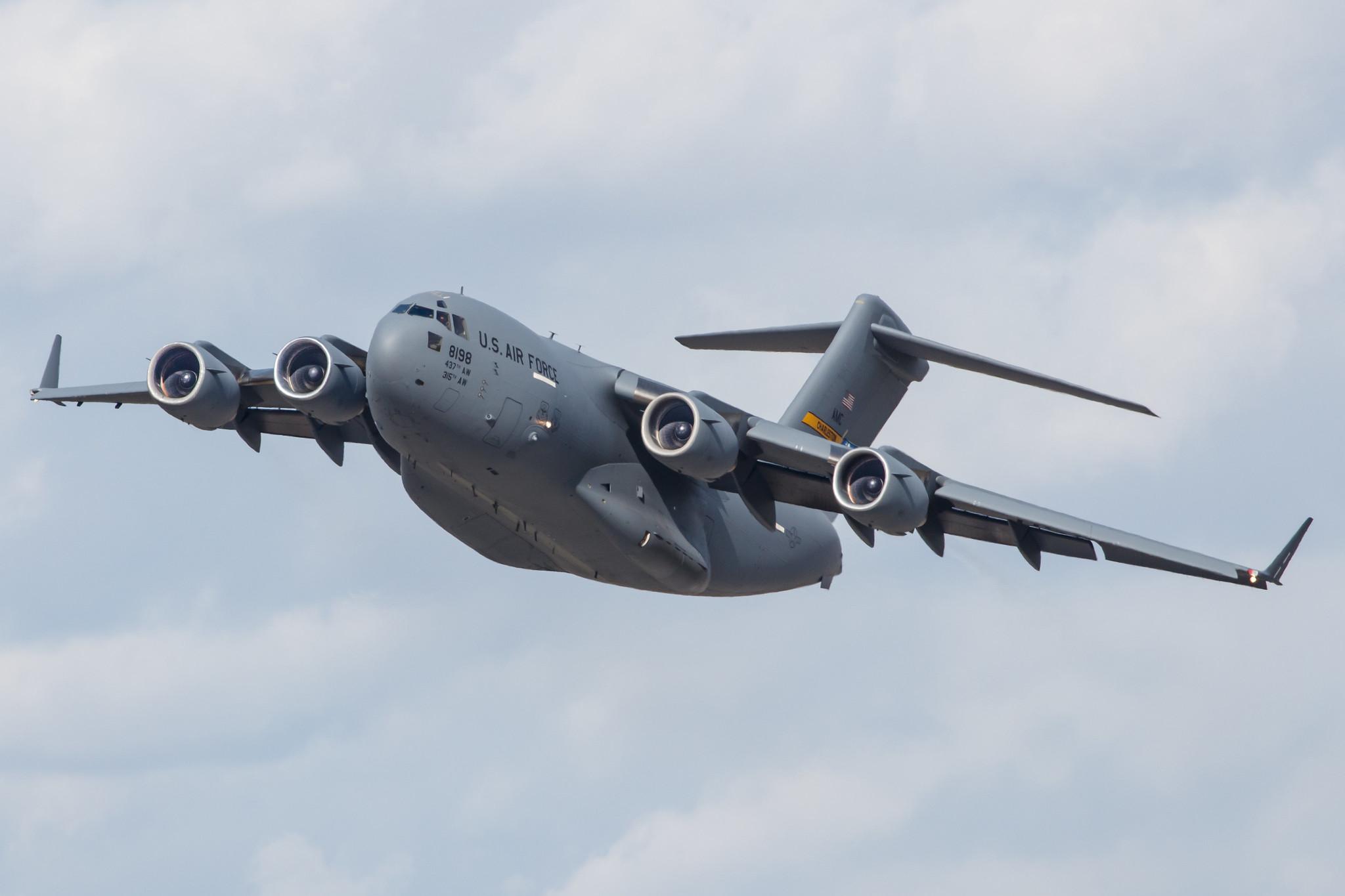 Flughafen Berlin Brandenburg: USAF United States Air Force | Boeing C-17A Globemaster III C17 | 08-8198 | MSN P-198