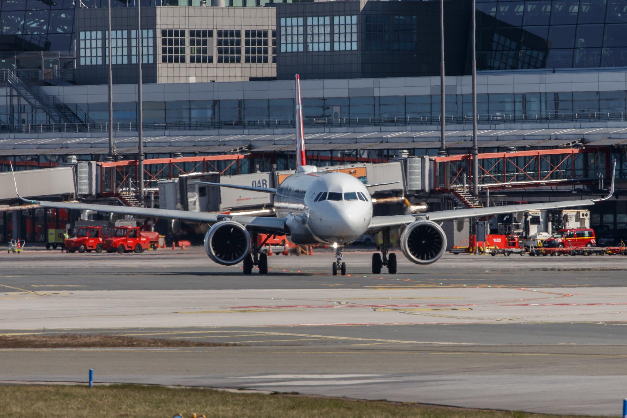 Hamburg Airport: Turkish Airlines (TK / THY) |  Airbus A321-271NX A21N | TC-LSL | MSN 09000