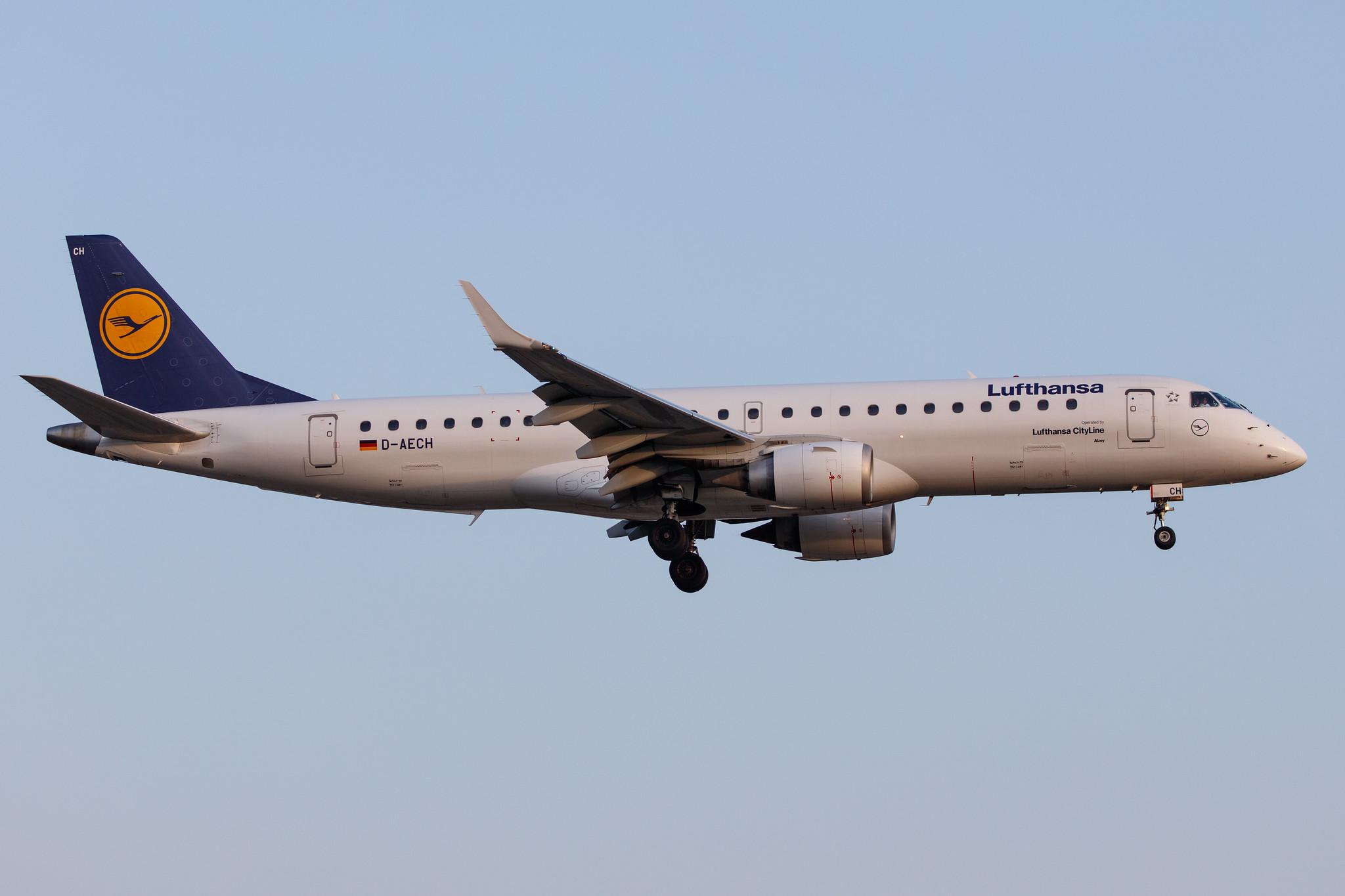 Hamburg Airport: Lufthansa (LH / DLH) | Operator: Lufthansa CityLine |  Embraer E190LR E190 | D-AECH | MSN 19000376