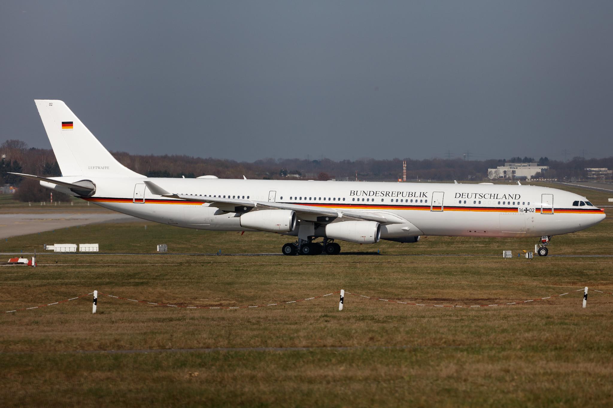 Hamburg Airport: German Air Force (/ GAF) | Airbus A340-313 A343 | 16+02 | MSN 355