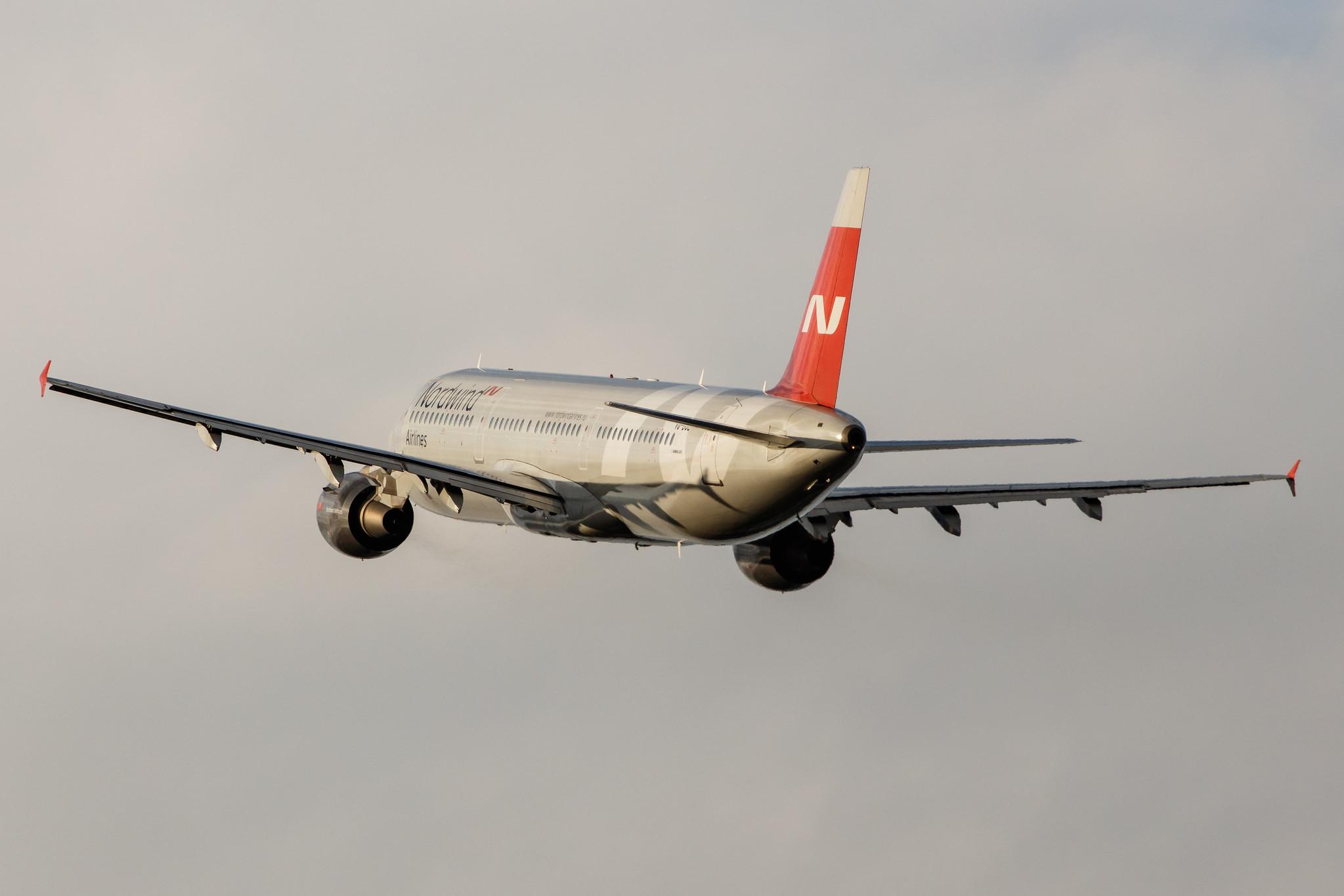Hamburg Airport: Nordwind Airlines (N4 / NWS) |  Airbus A321-211 A321 | VQ-BOE | MSN 1219