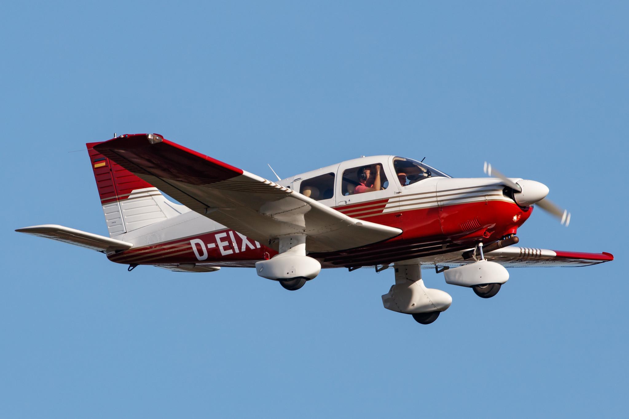 Hamburg Airport: Private owner |  Piper PA-28-181 Archer II P28A | D-EIXH | MSN 2890191