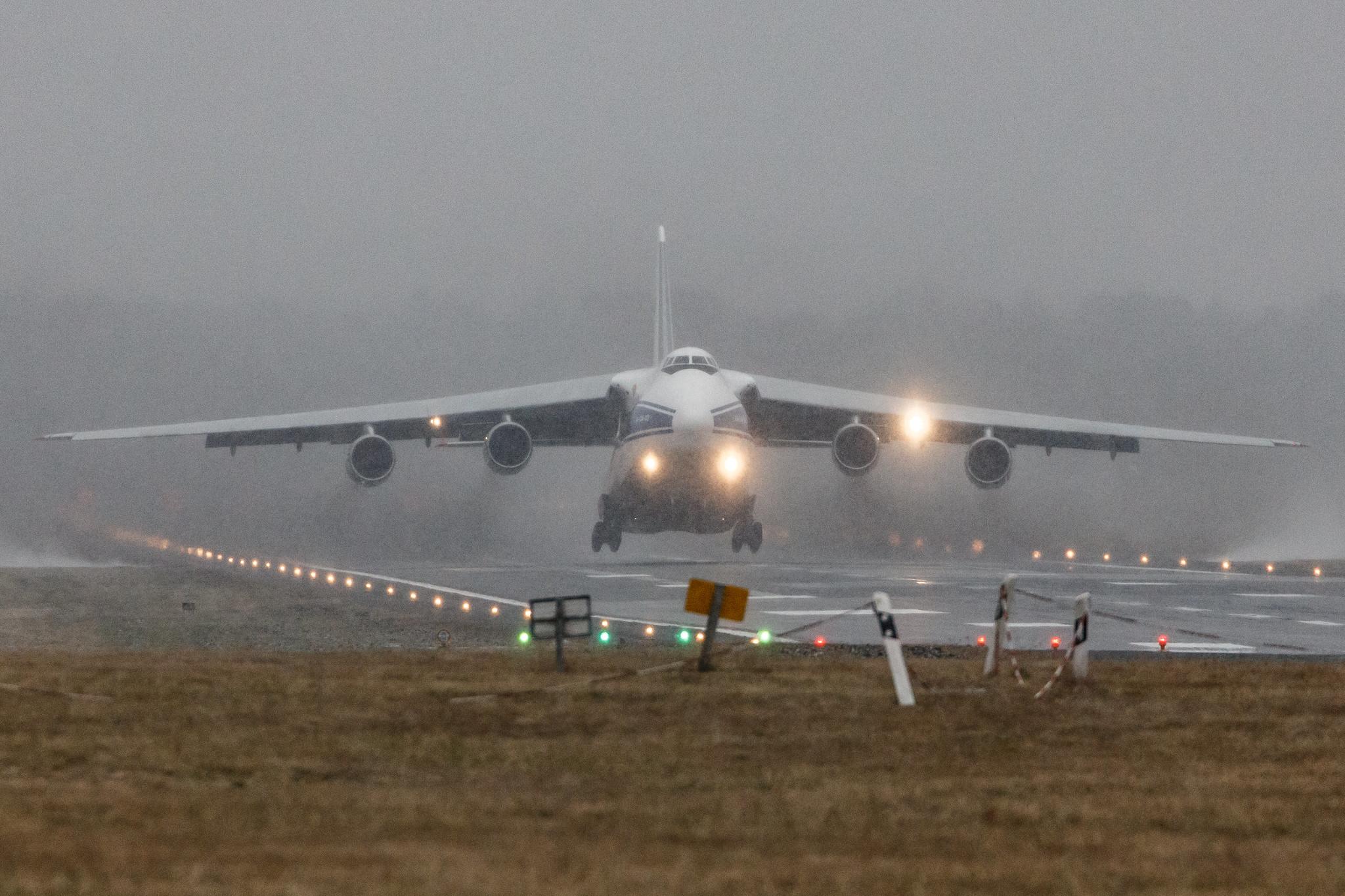 Hamburg Airport: Volga-Dnepr Airlines (VI / VDA) |  Antonov An-124-100 Ruslan A124 | RA-82046 | MSN 9773052255117