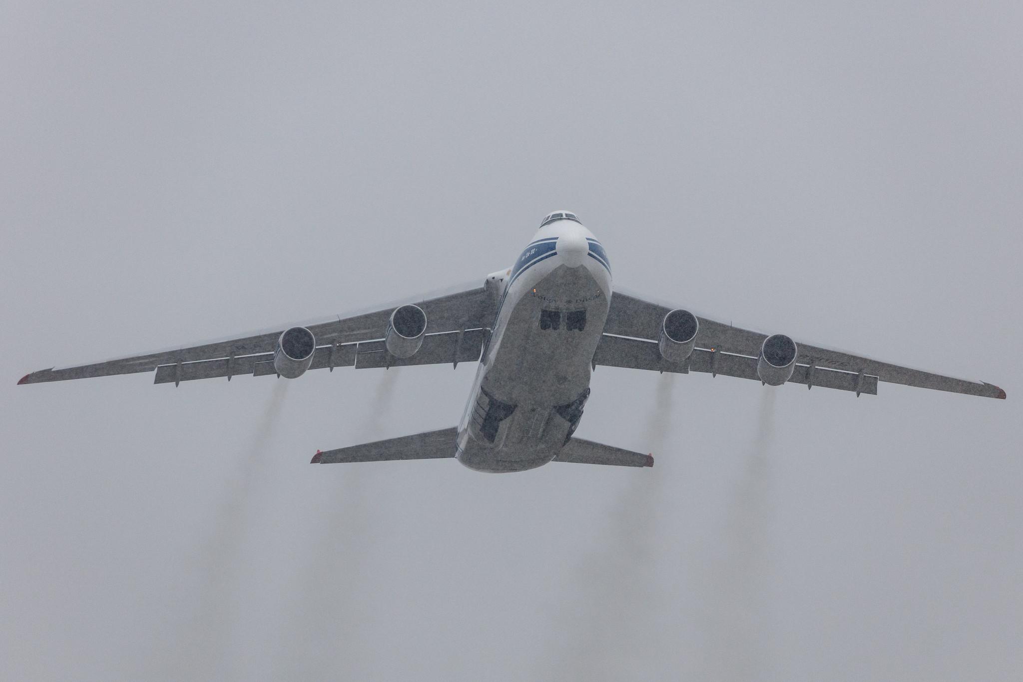 Hamburg Airport: Volga-Dnepr Airlines (VI / VDA) |  Antonov An-124-100 Ruslan A124 | RA-82046 | MSN 9773052255117
