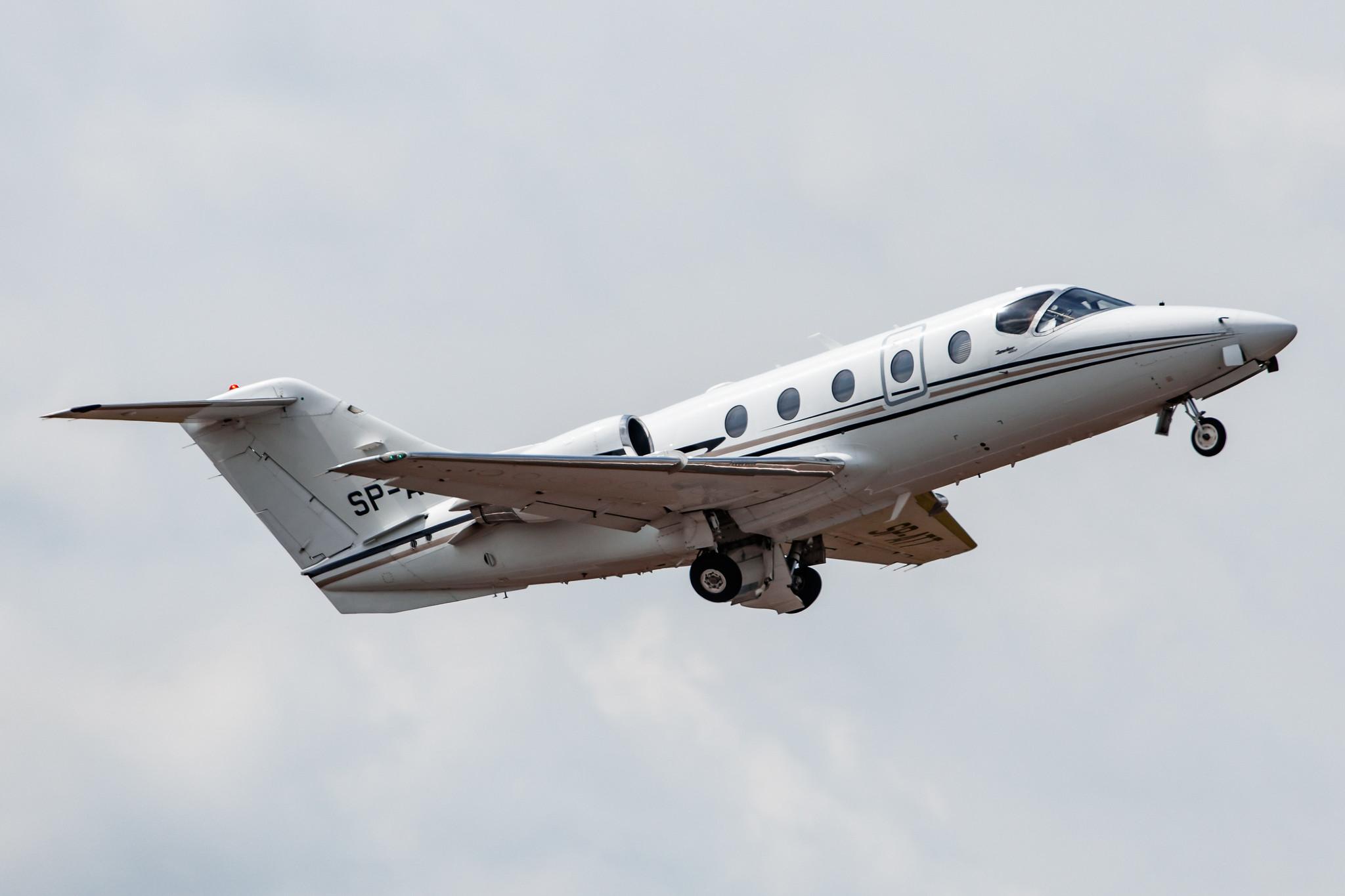 Hamburg Airport: Smart Jet |  Hawker Beechcraft 400XP BE40 | SP-ATT | MSN RK-480