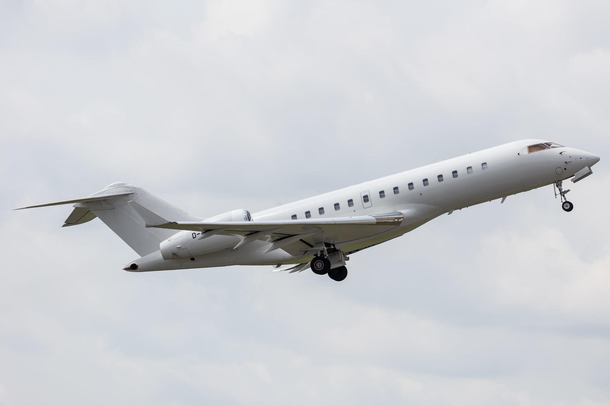 Hamburg Airport: FAI rent-a-jet |  Bombardier Global Express GLEX | D-ACEV | MSN 9084