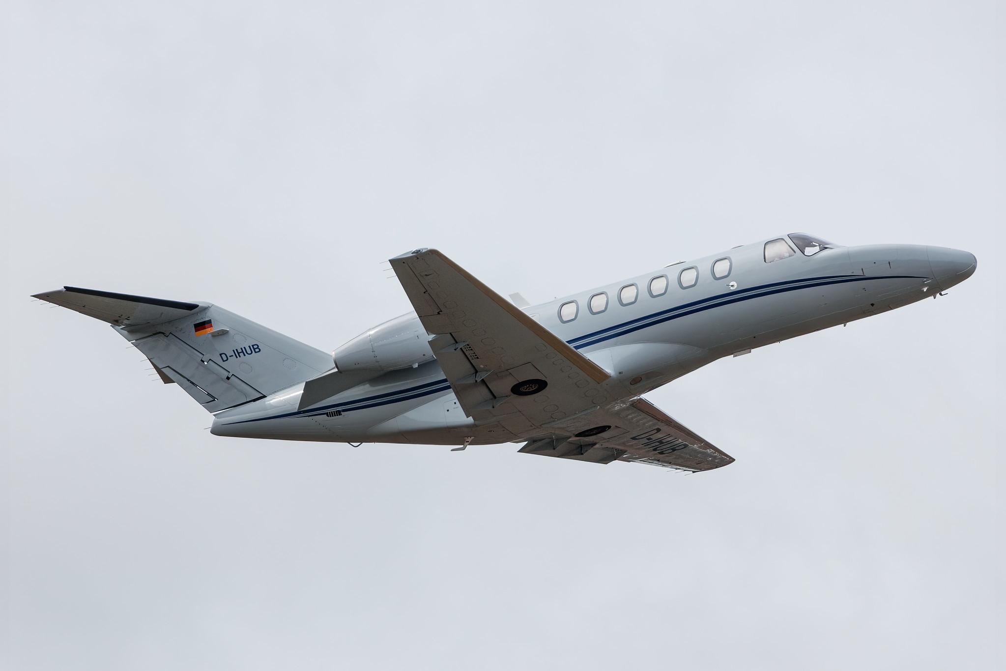 Hamburg Airport: Sylt Air (7E / AWU) |  Cessna 525A CitationJet Cj2+ C25A | D-IHUB | MSN 525A-0415