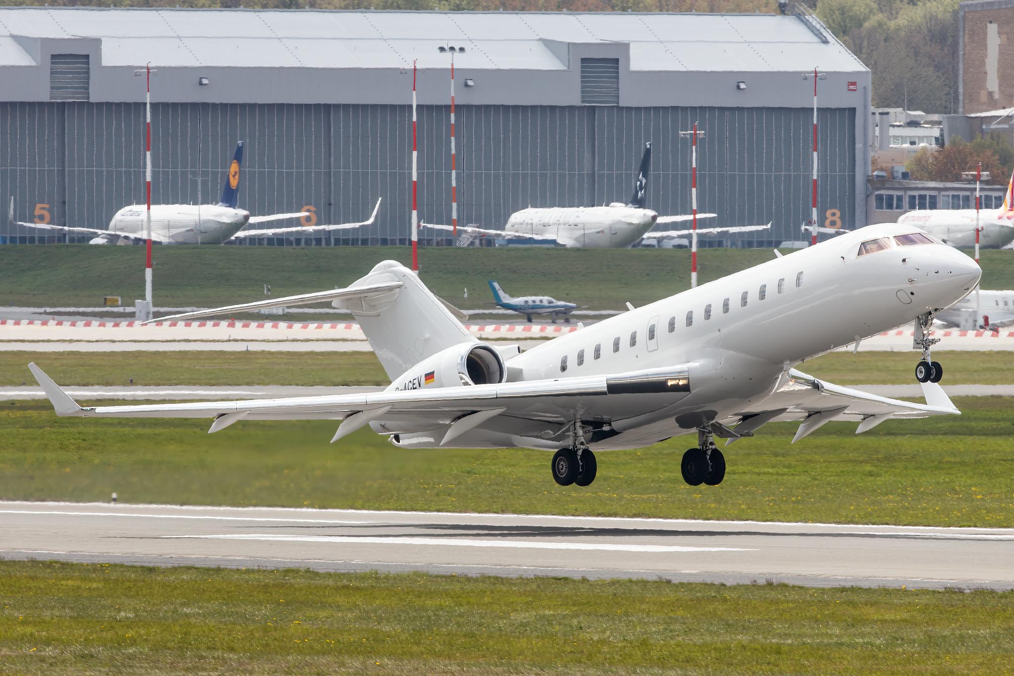 Hamburg Airport: FAI rent-a-jet |  Bombardier Global Express GLEX | D-ACEV | MSN 9084