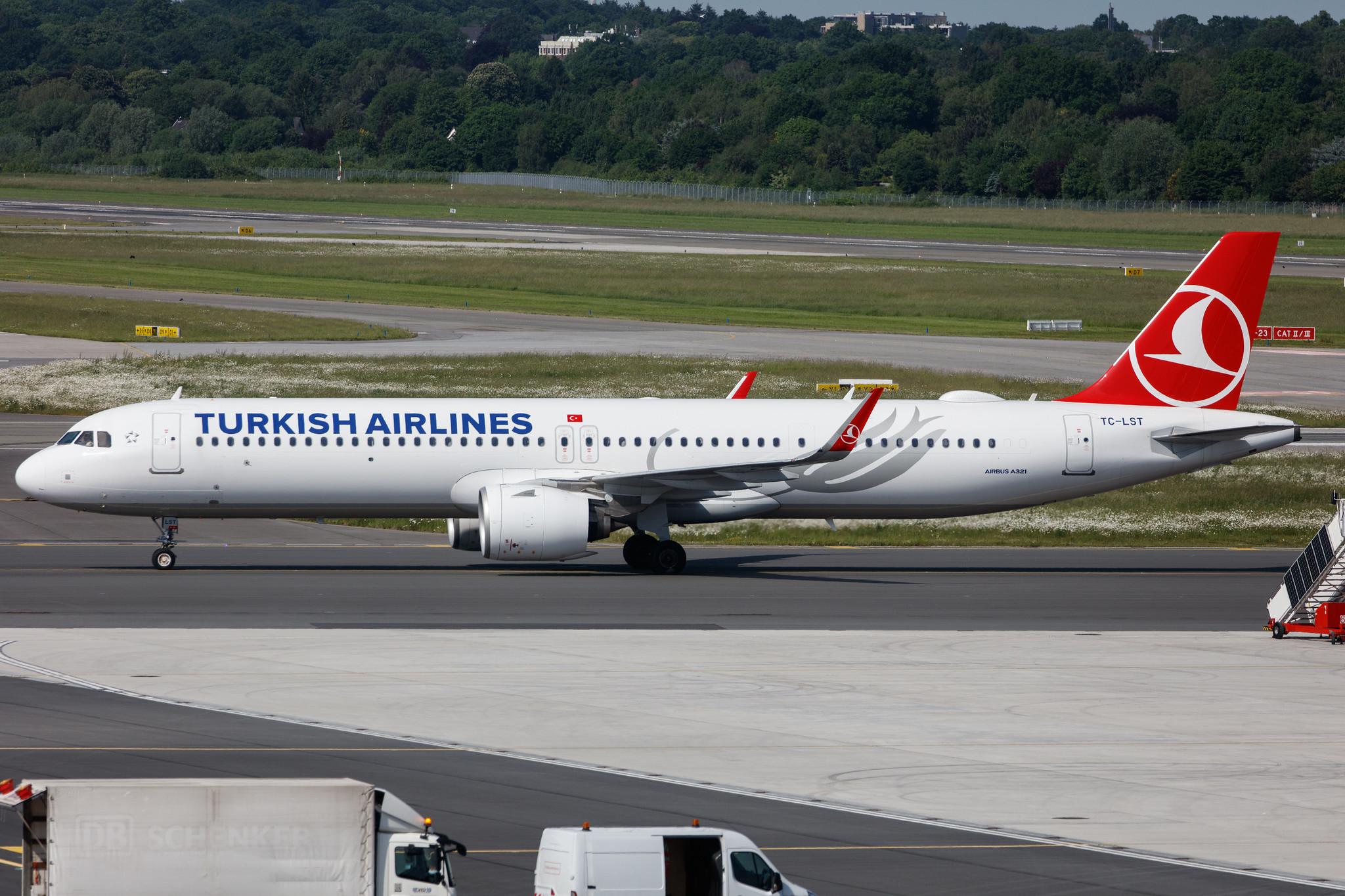 Hamburg Airport: Turkish Airlines (TK / THY) |  Airbus A321-271NX A21N | TC-LST | MSN 09326